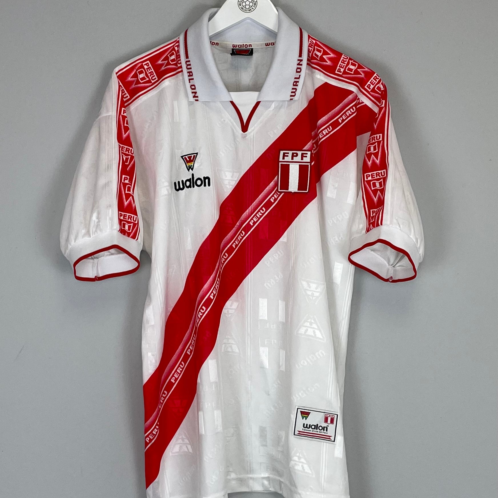 Shop 2000/01 PERU HOME SHIRT (L) WALON, classic football shirts, vintage football shirts & retro soccer jerseys at Cult Kits