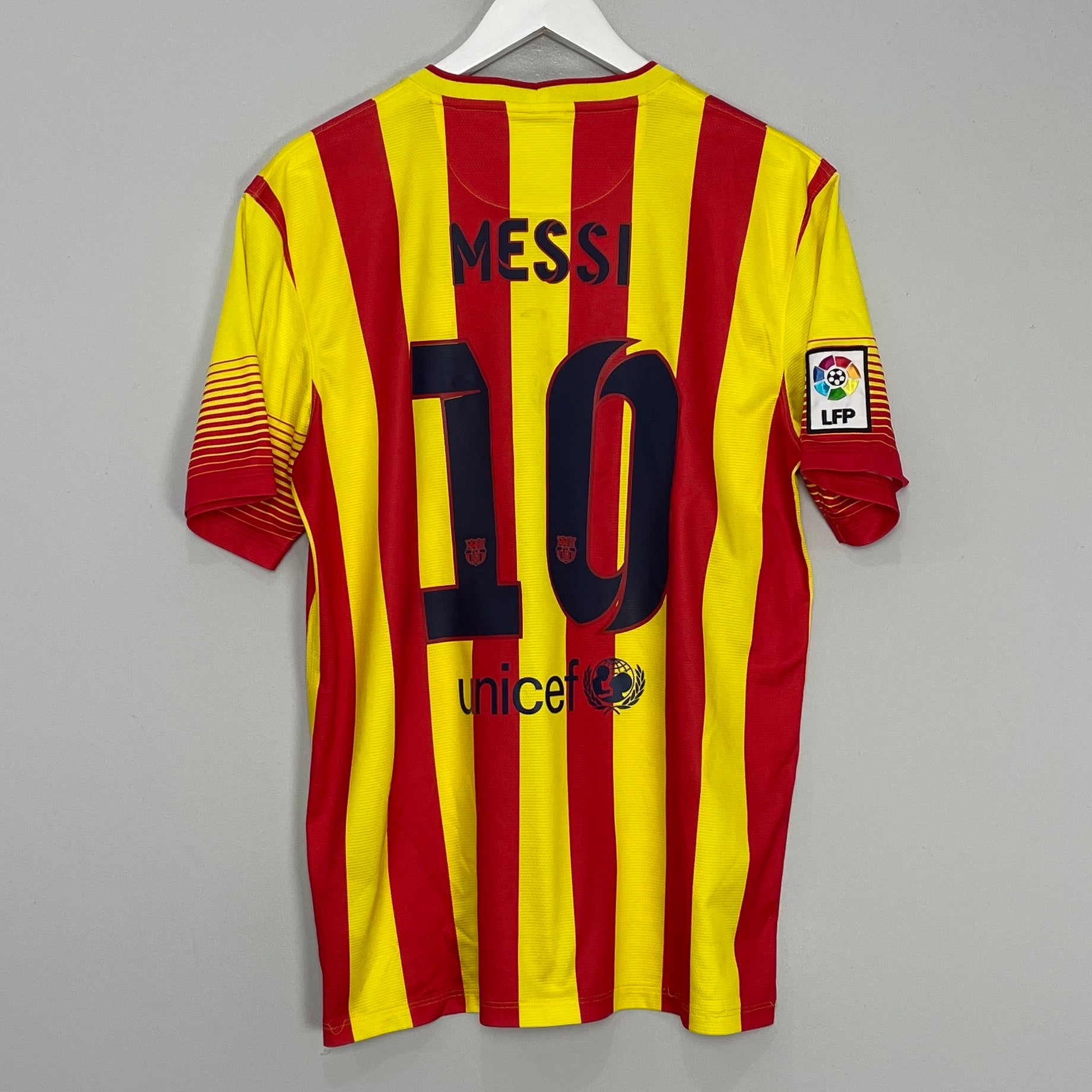 Shop 2013/14 BARCELONA MESSI #10 AWAY SHIRT (L) NIKE, classic football shirts, vintage football shirts & retro soccer jerseys at Cult Kits