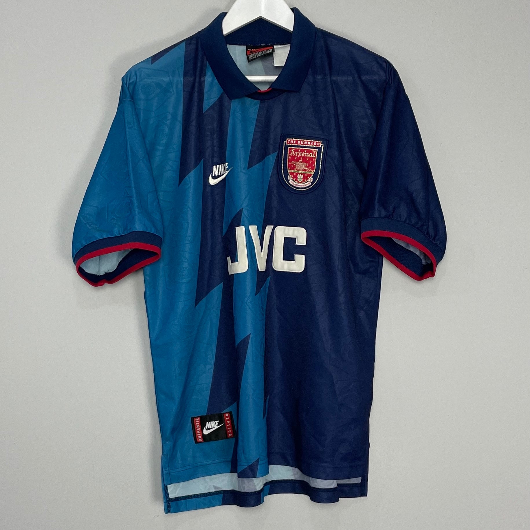 Shop 1995/96 ARSENAL AWAY SHIRT (L) NIKE, classic football shirts, vintage football shirts & retro soccer jerseys at Cult Kits