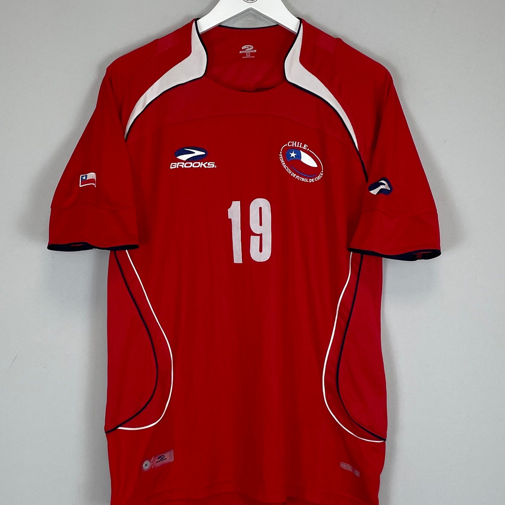 Shop 2007/09 CHILE #19 HOME SHIRT (L) BROOKS, classic football shirts, vintage football shirts & retro soccer jerseys at Cult Kits
