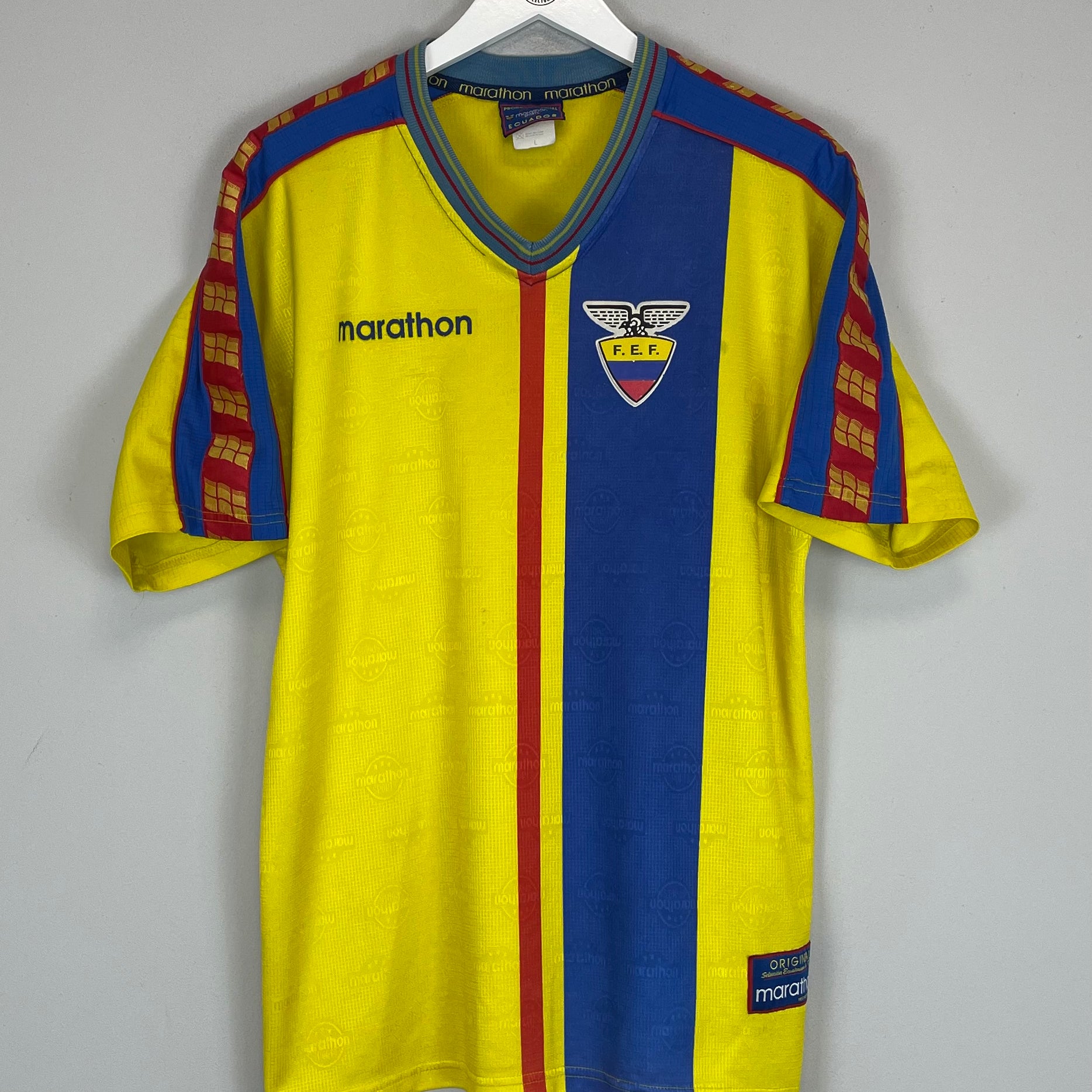 Shop 1998/01 ECUADOR HOME SHIRT (L) MARATHON, classic football shirts, vintage football shirts & retro soccer jerseys at Cult Kits
