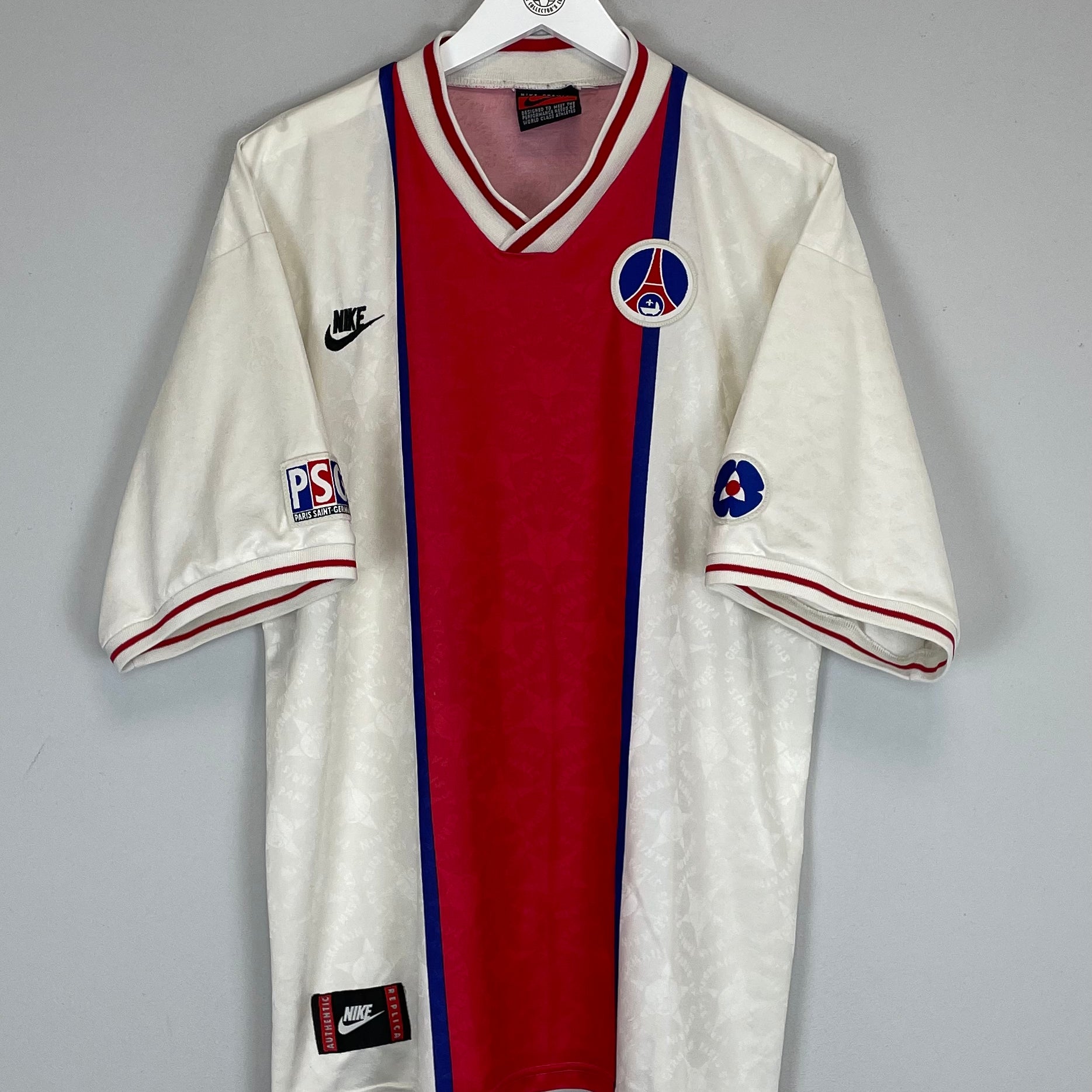Shop 1995/96 PSG AWAY SHIRT (XL) NIKE, classic football shirts, vintage football shirts & retro soccer jerseys at Cult Kits
