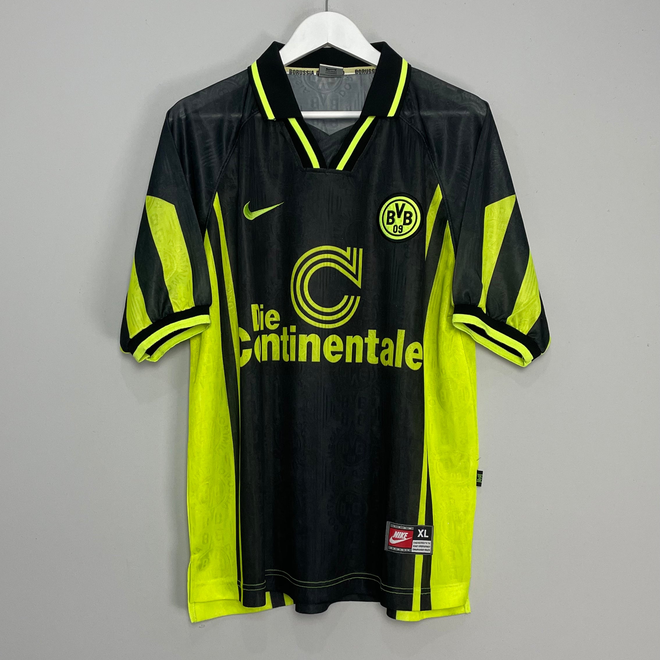 Shop 1996/97 DORTMUND AWAY SHIRT (XL) NIKE, classic football shirts, vintage football shirts & retro soccer jerseys at Cult Kits