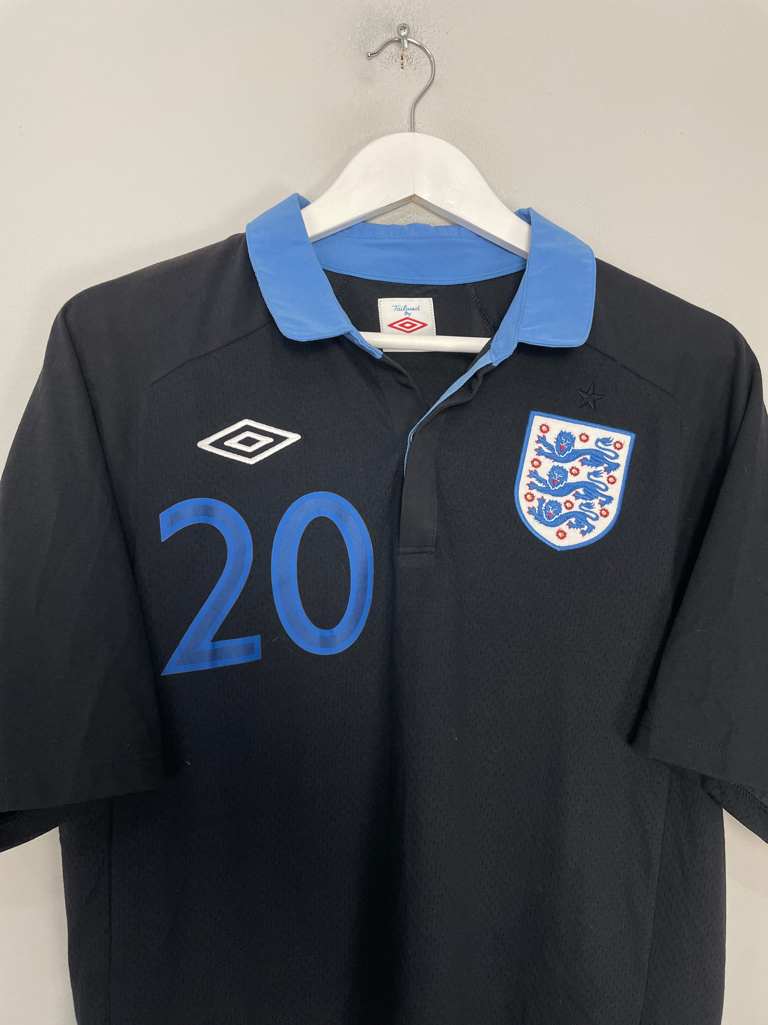 Shop 2011/12 ENGLAND CHAMBERLAIN #20 AWAY SHIRT (L) UMBRO, classic football shirts, vintage football shirts & retro soccer jerseys at Cult Kits