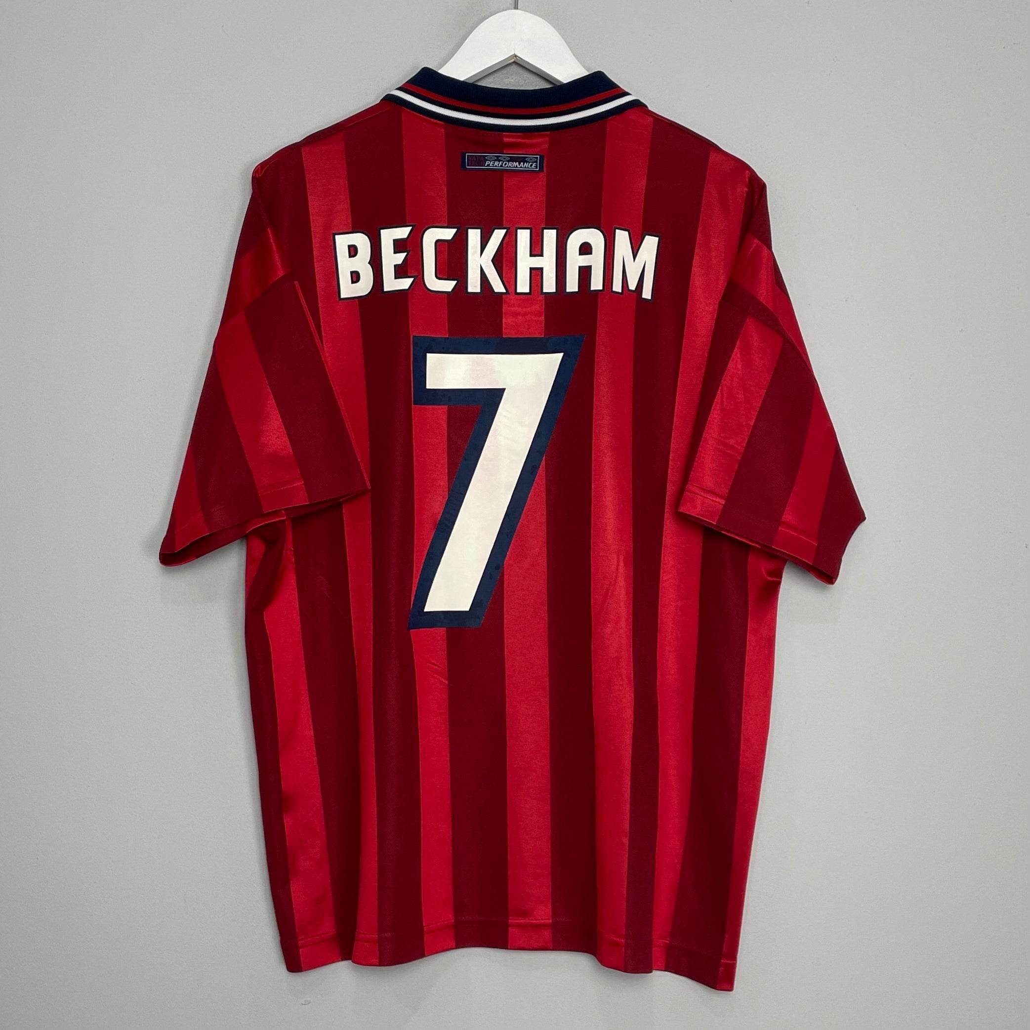 Shop 1997/99 ENGLAND BECKHAM #7 AWAY SHIRT (M) UMBRO, classic football shirts, vintage football shirts & retro soccer jerseys at Cult Kits