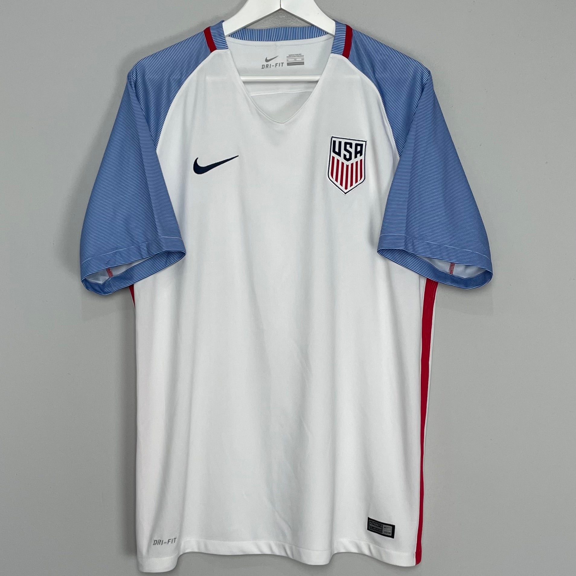 Shop 2016/17 USA HOME SHIRT (XL) NIKE, classic football shirts, vintage football shirts & retro soccer jerseys at Cult Kits