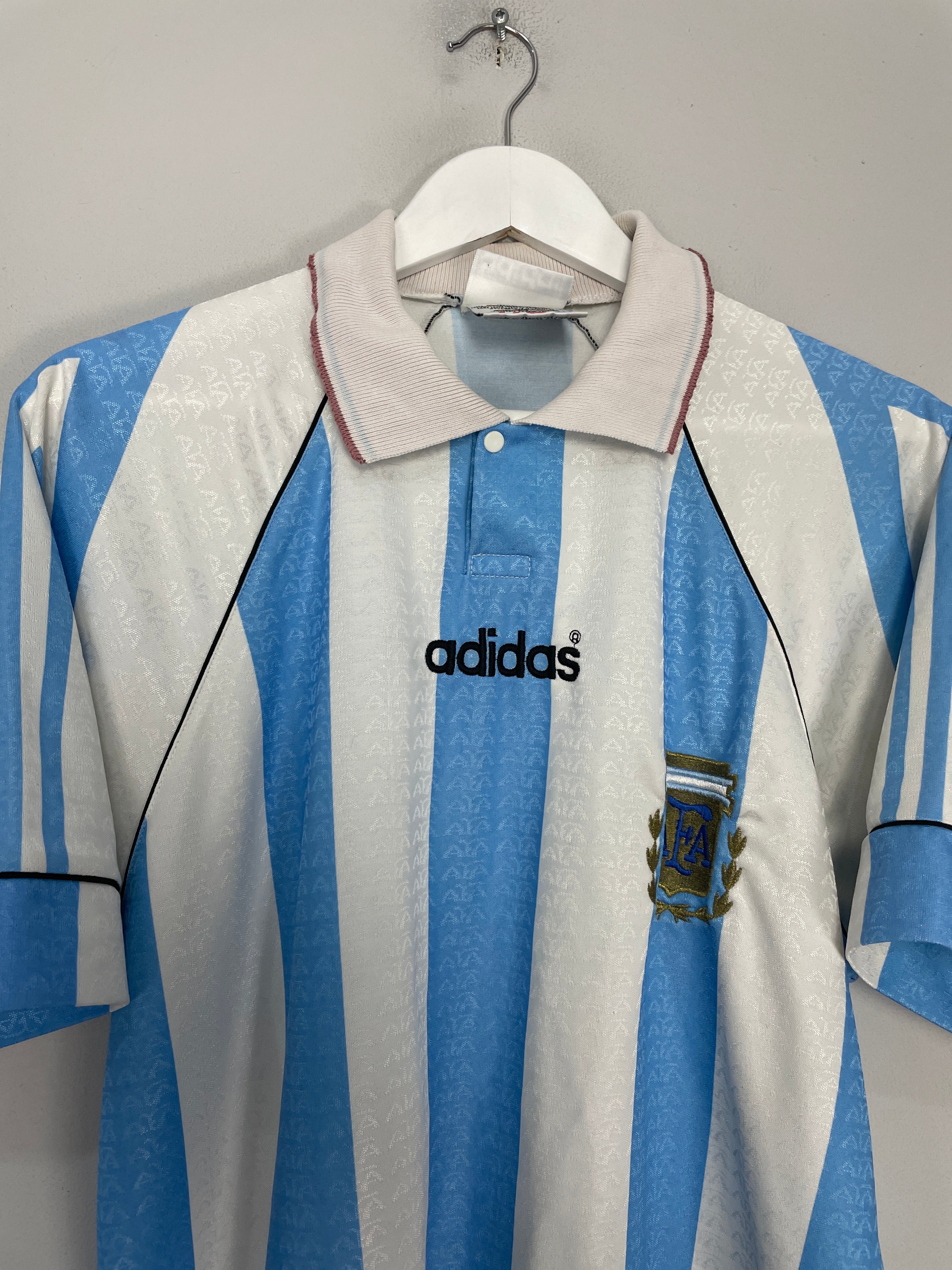 Shop 1995/96 ARGENTINA HOME SHIRT (M) ADIDAS, classic football shirts, vintage football shirts & retro soccer jerseys at Cult Kits