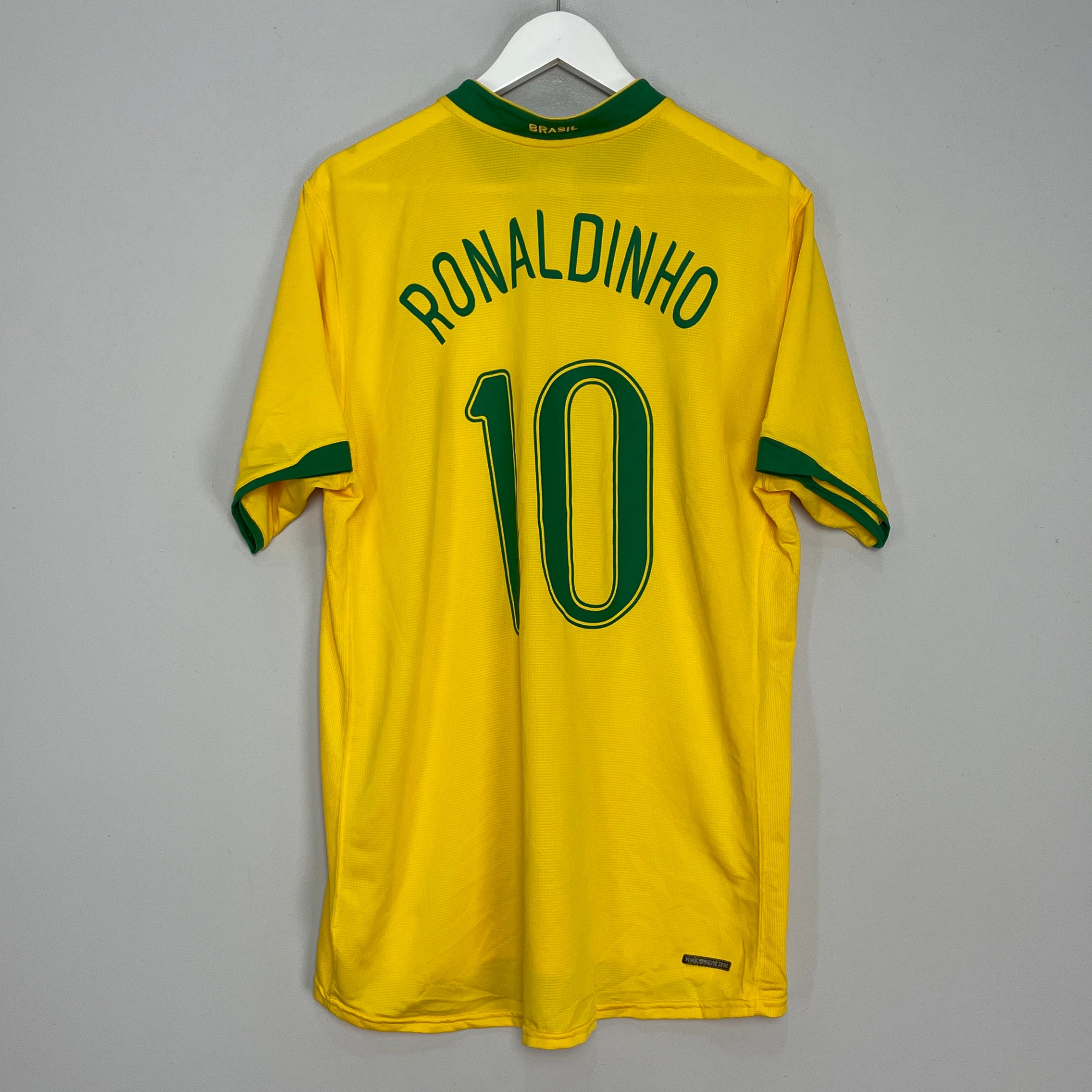 Shop 2006/08 BRAZIL RONALDINHO #10 HOME SHIRT (XL) NIKE, classic football shirts, vintage football shirts & retro soccer jerseys at Cult Kits