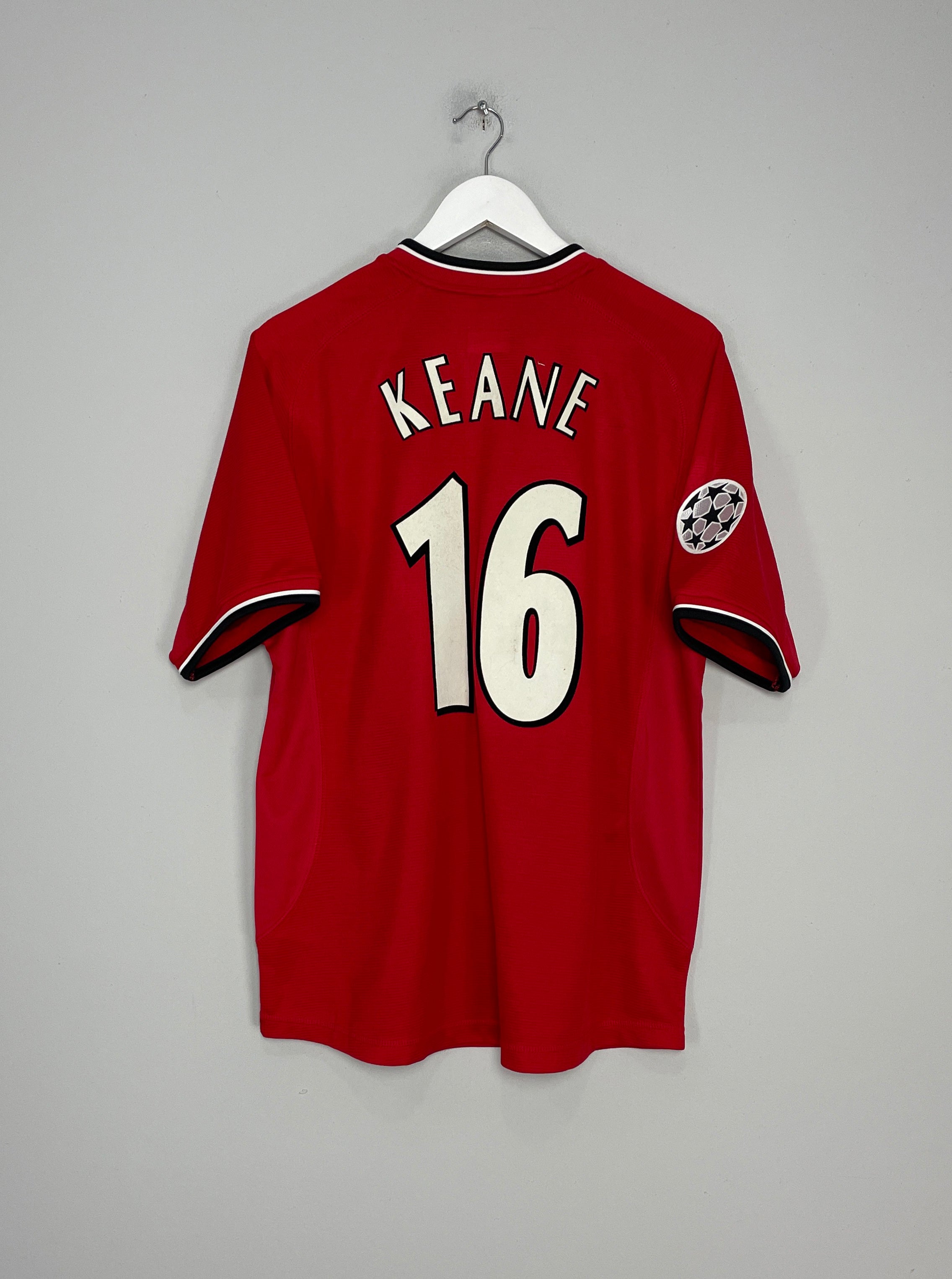 Shop 2000/02 MANCHESTER UNITED KEANE #16 C/L HOME SHIRT (M) UMBRO, classic football shirts, vintage football shirts & retro soccer jerseys at Cult Kits