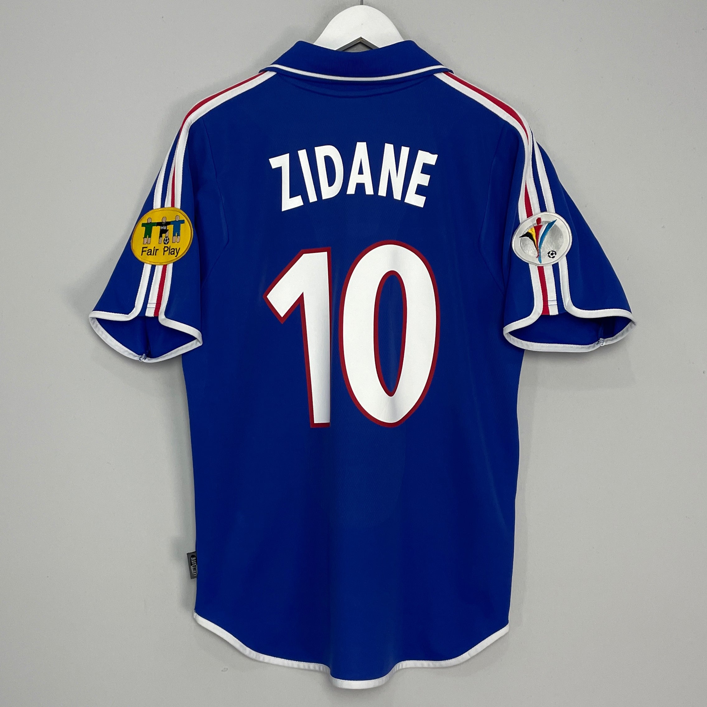 Shop 2000/02 FRANCE ZIDANE #10 HOME SHIRT (M) ADIDAS, classic football shirts, vintage football shirts & retro soccer jerseys at Cult Kits