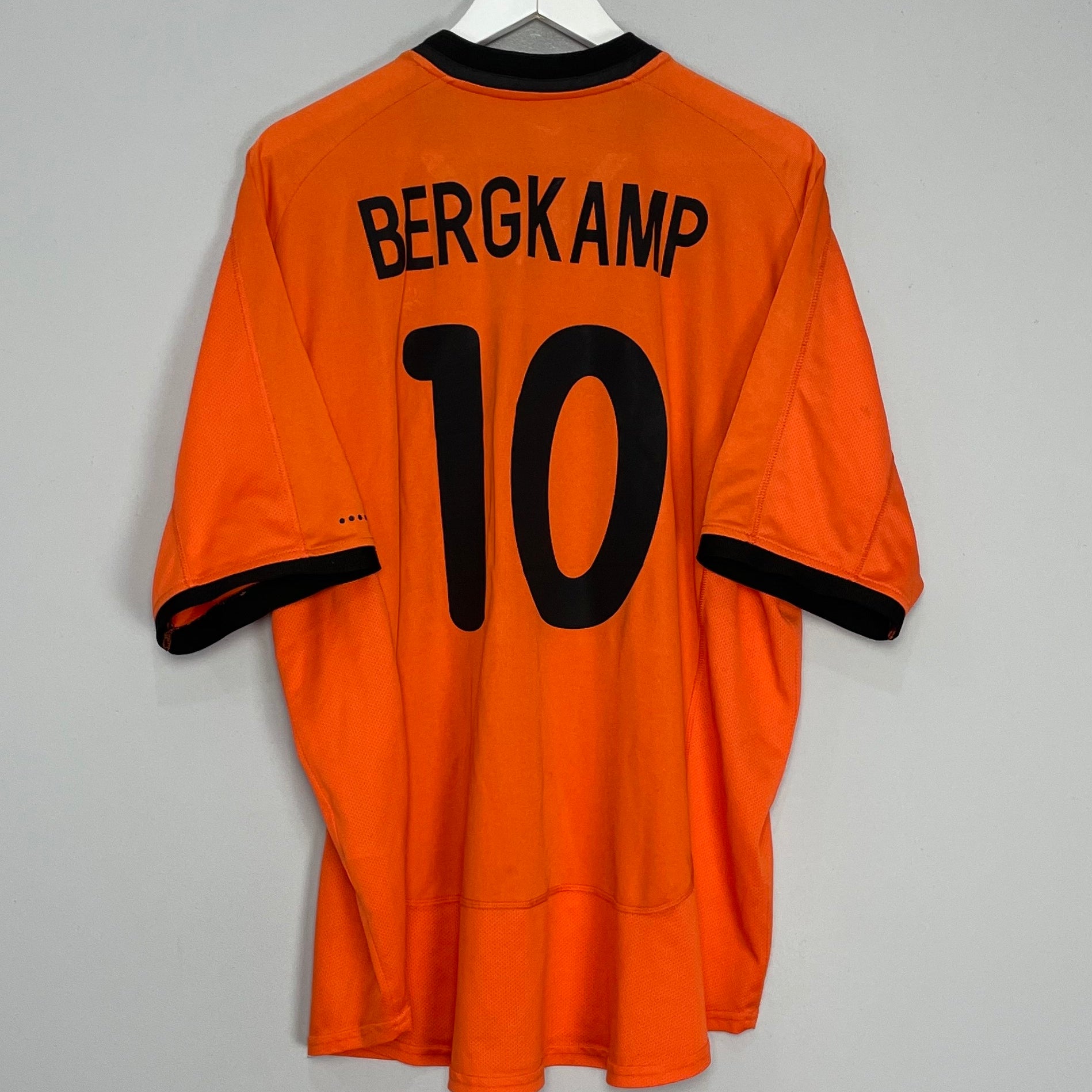 Shop 2000/02 NETHERLANDS BERGKAMP #10 HOME SHIRT (XXL) NIKE, classic football shirts, vintage football shirts & retro soccer jerseys at Cult Kits