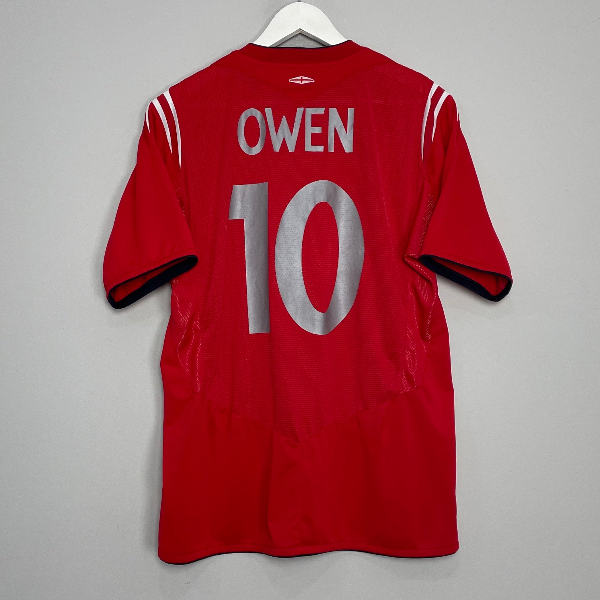Shop 2004/06 ENGLAND OWEN #10 AWAY SHIRT (L) UMBRO, classic football shirts, vintage football shirts & retro soccer jerseys at Cult Kits