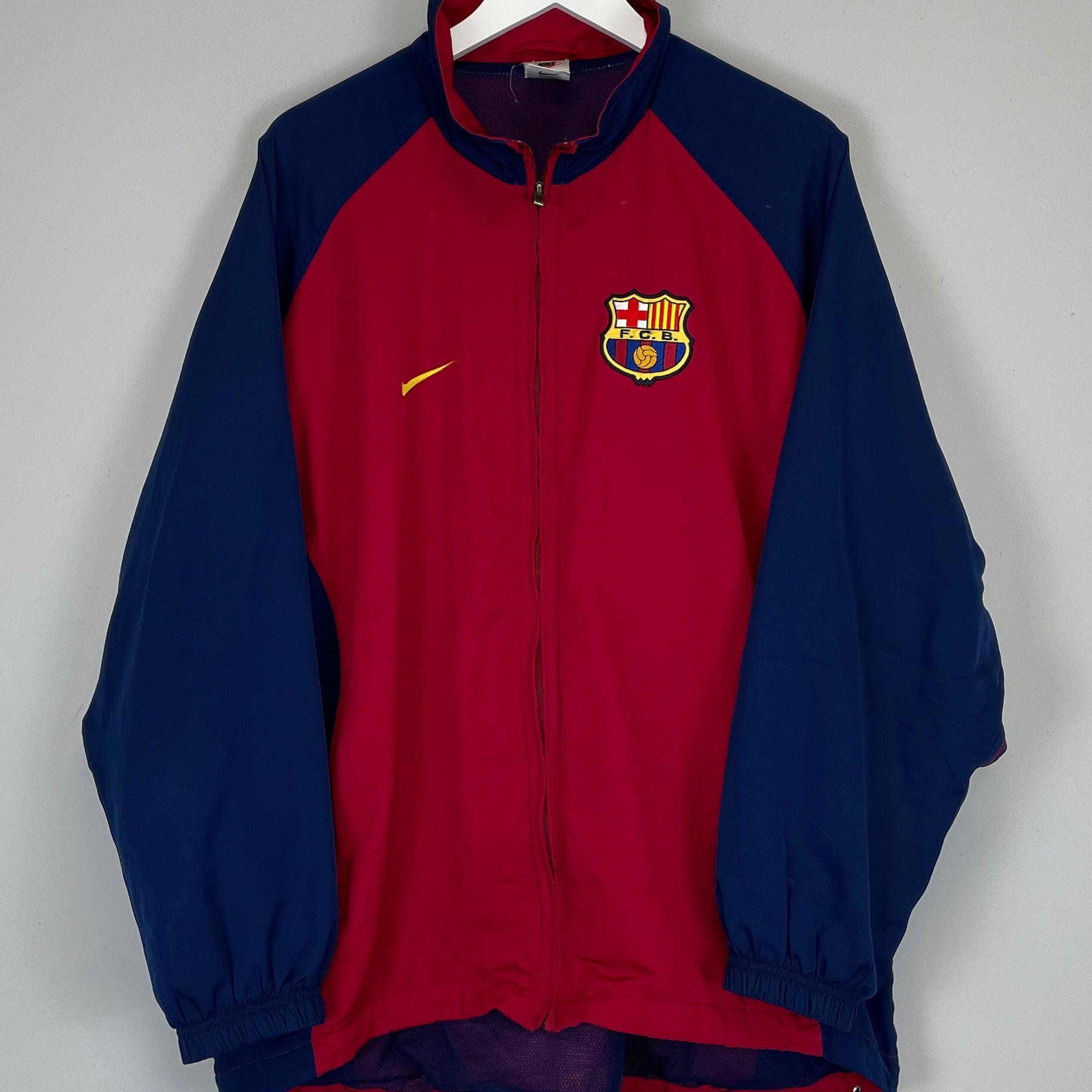 Shop 1998/99 BARCELONA TRACK JACKET (L) NIKE, classic football shirts, vintage football shirts & retro soccer jerseys at Cult Kits
