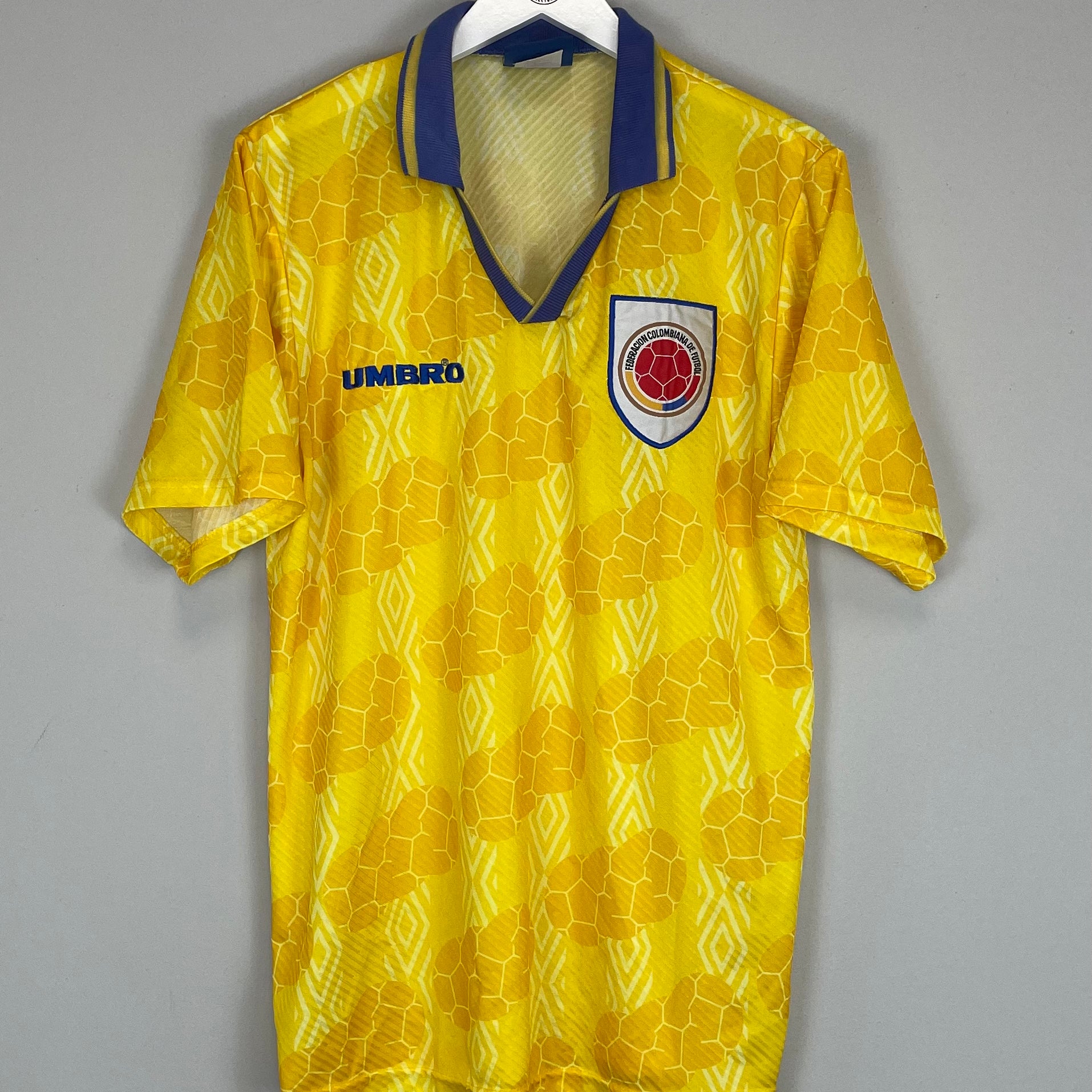 Shop 1994/95 COLOMBIA HOME SHIRT (XL) UMBRO, classic football shirts, vintage football shirts & retro soccer jerseys at Cult Kits