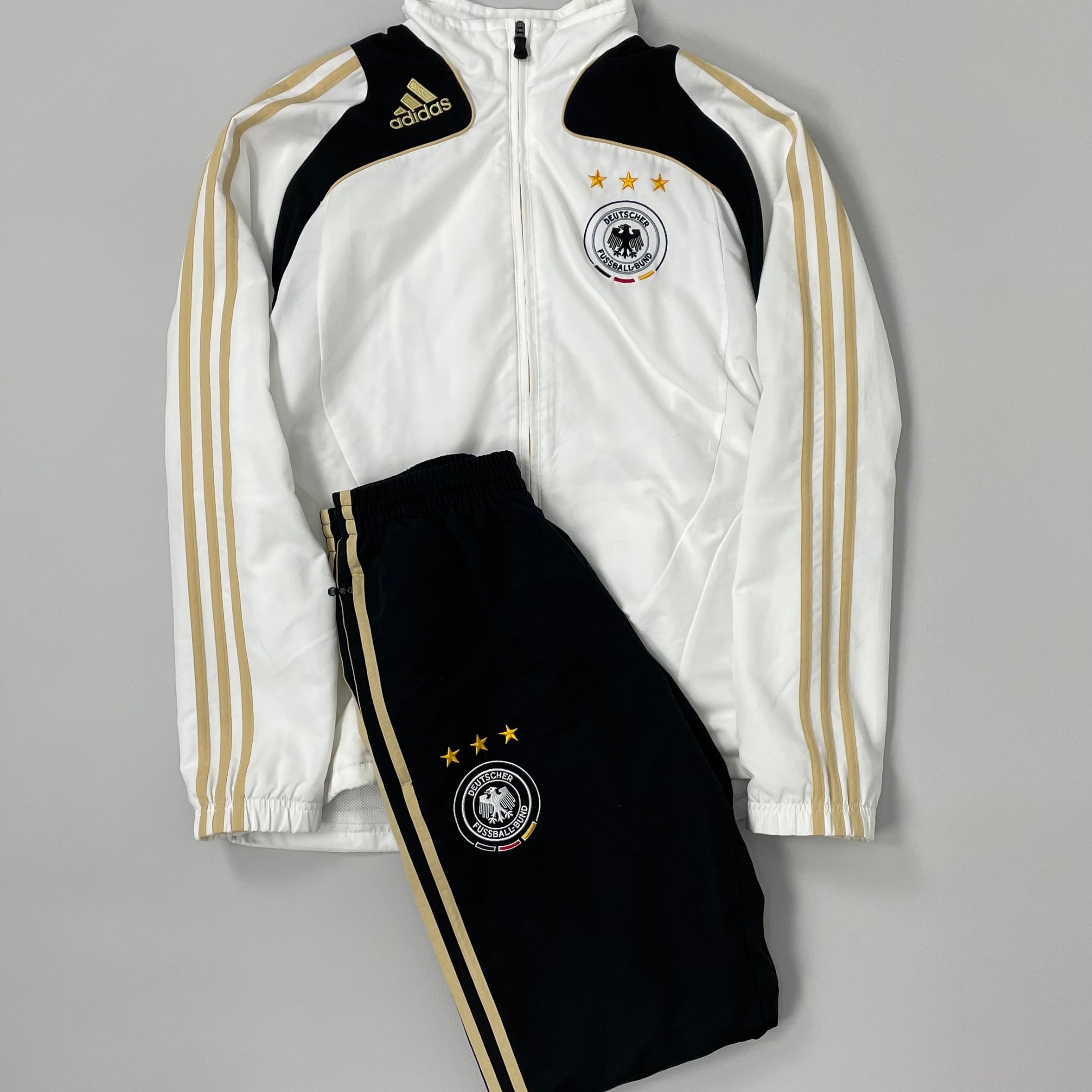 Shop 2005/07 GERMANY FULL TRACKSUIT (S) ADIDAS, classic football shirts, vintage football shirts & retro soccer jerseys at Cult Kits