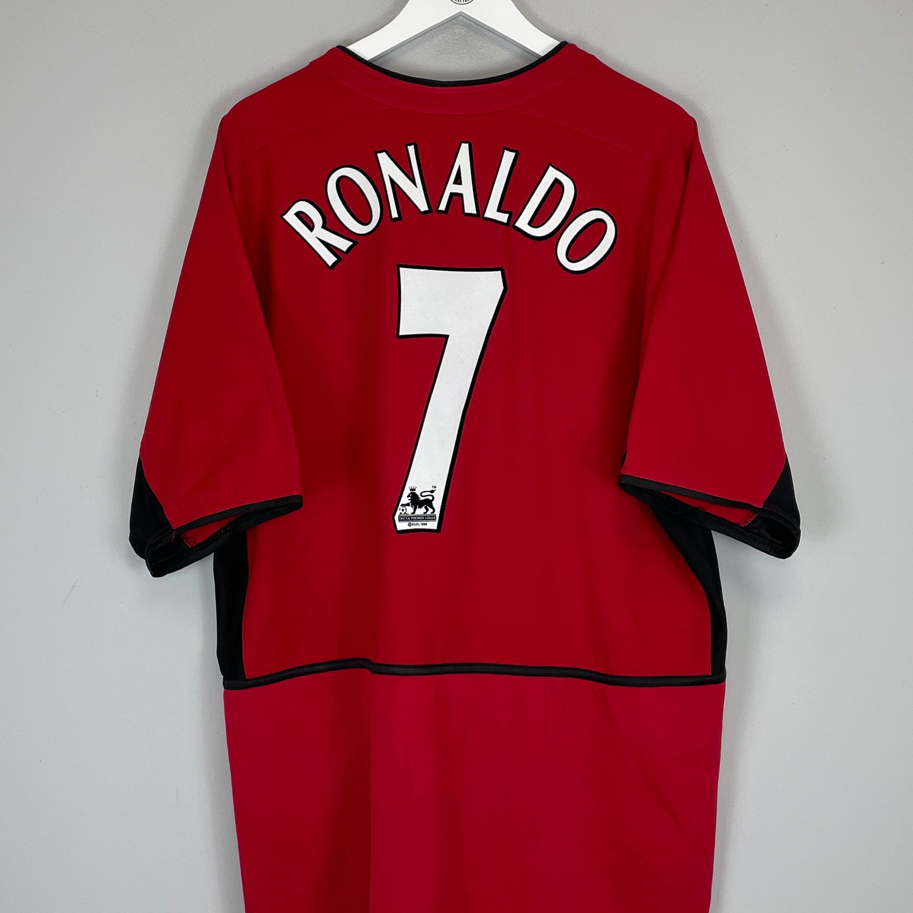 Shop 2002/04 MANCHESTER UNITED RONALDO #7 HOME SHIRT (XL) NIKE, classic football shirts, vintage football shirts & retro soccer jerseys at Cult Kits