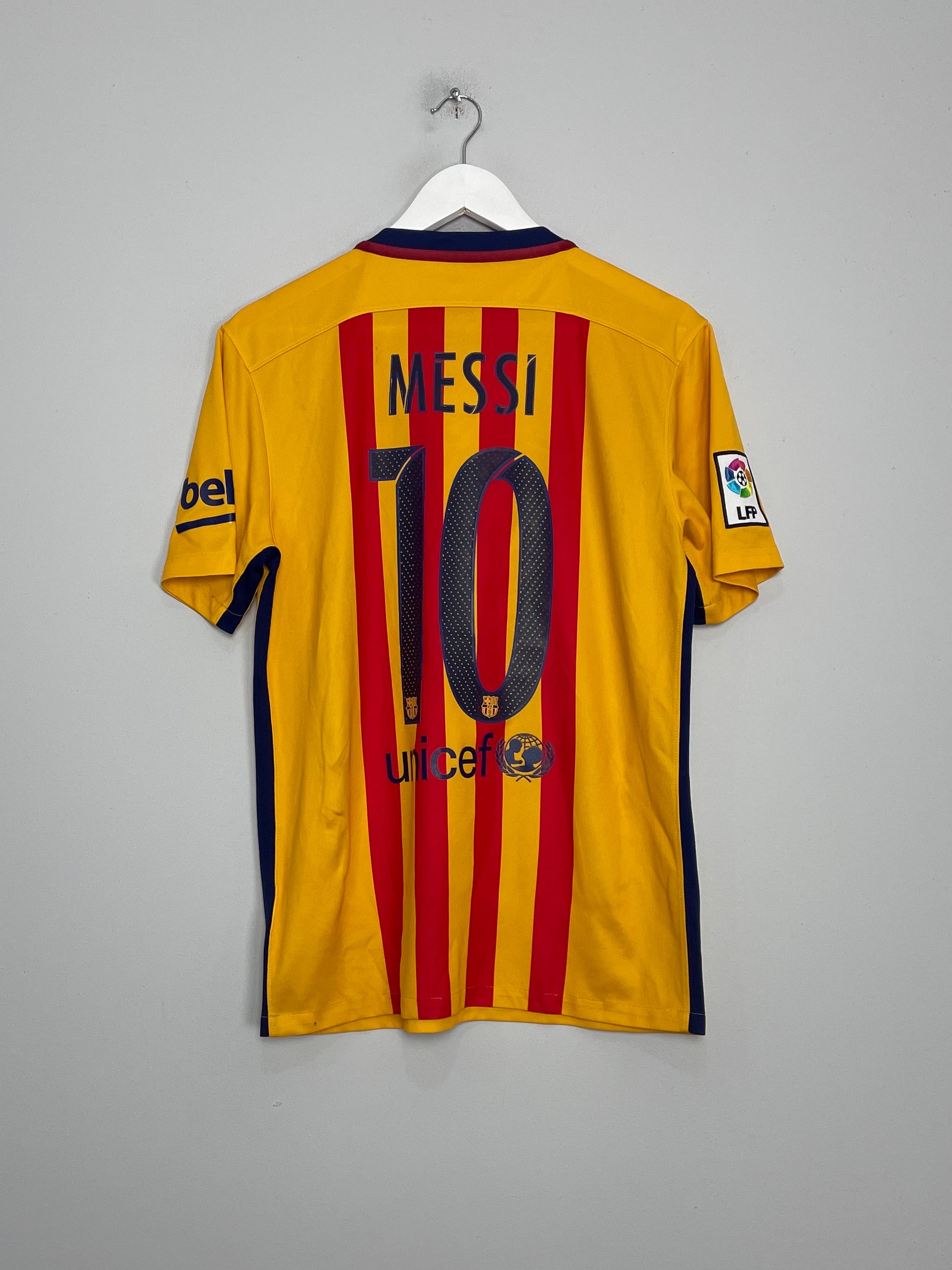 Shop 2015/16 BARCELONA MESSI #10 AWAY SHIRT (M) NIKE, classic football shirts, vintage football shirts & retro soccer jerseys at Cult Kits