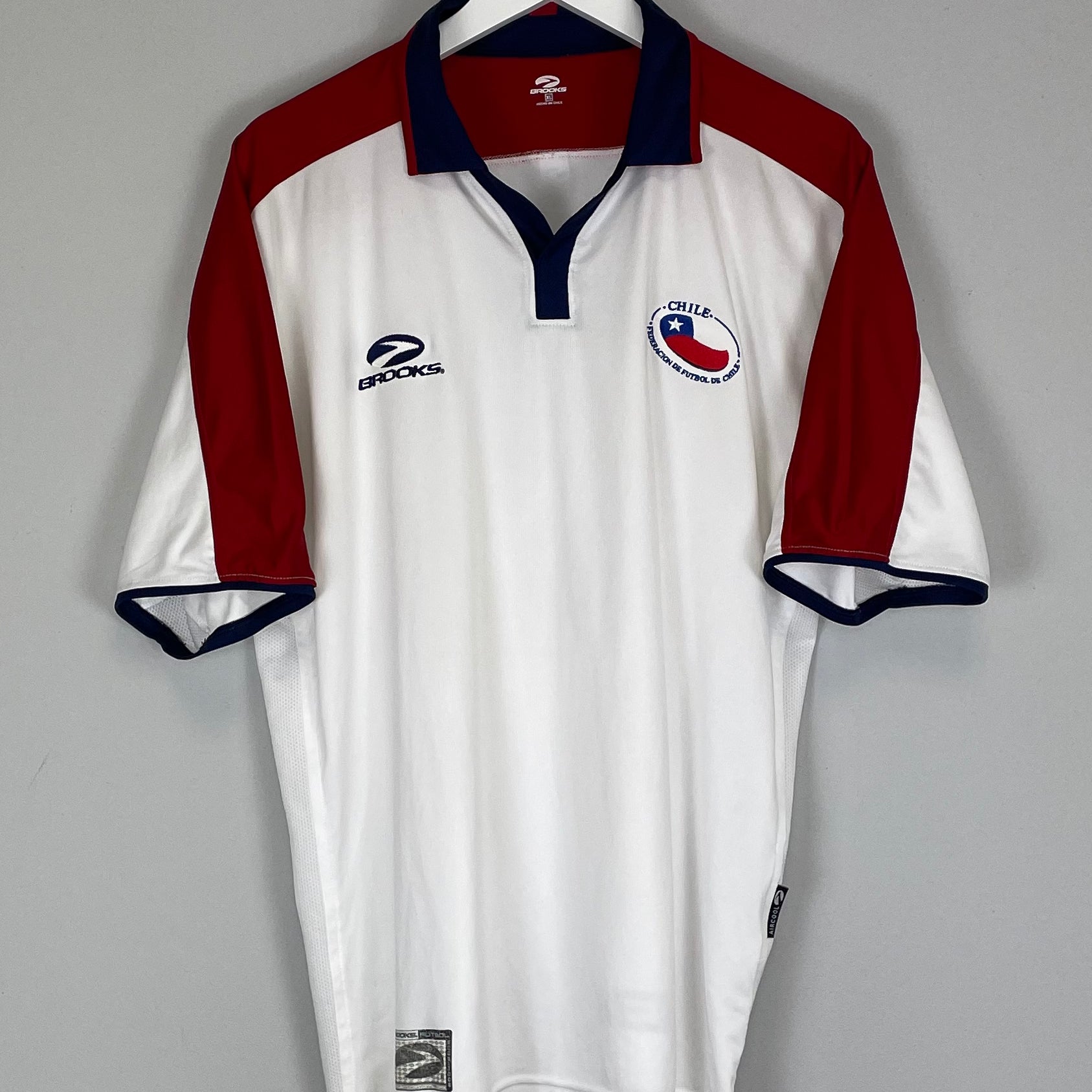 Shop 2004/05 CHILE AWAY SHIRT (XL) BROOKS, classic football shirts, vintage football shirts & retro soccer jerseys at Cult Kits