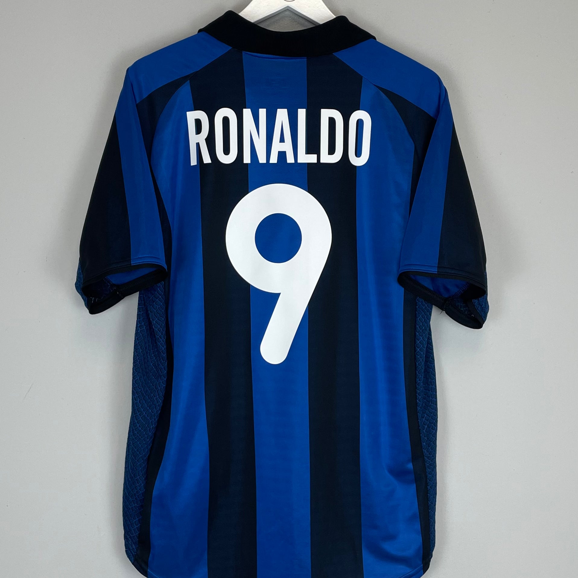 Shop 2001/02 INTER MILAN RONALDO #9 HOME SHIRT (L) NIKE, classic football shirts, vintage football shirts & retro soccer jerseys at Cult Kits