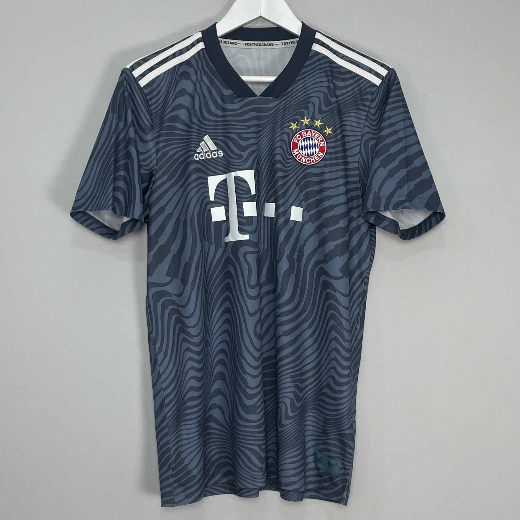 Shop 2018/19 BAYERN MUNICH *PROTOTYPE* SHIRT (M) ADIDAS, classic football shirts, vintage football shirts & retro soccer jerseys at Cult Kits