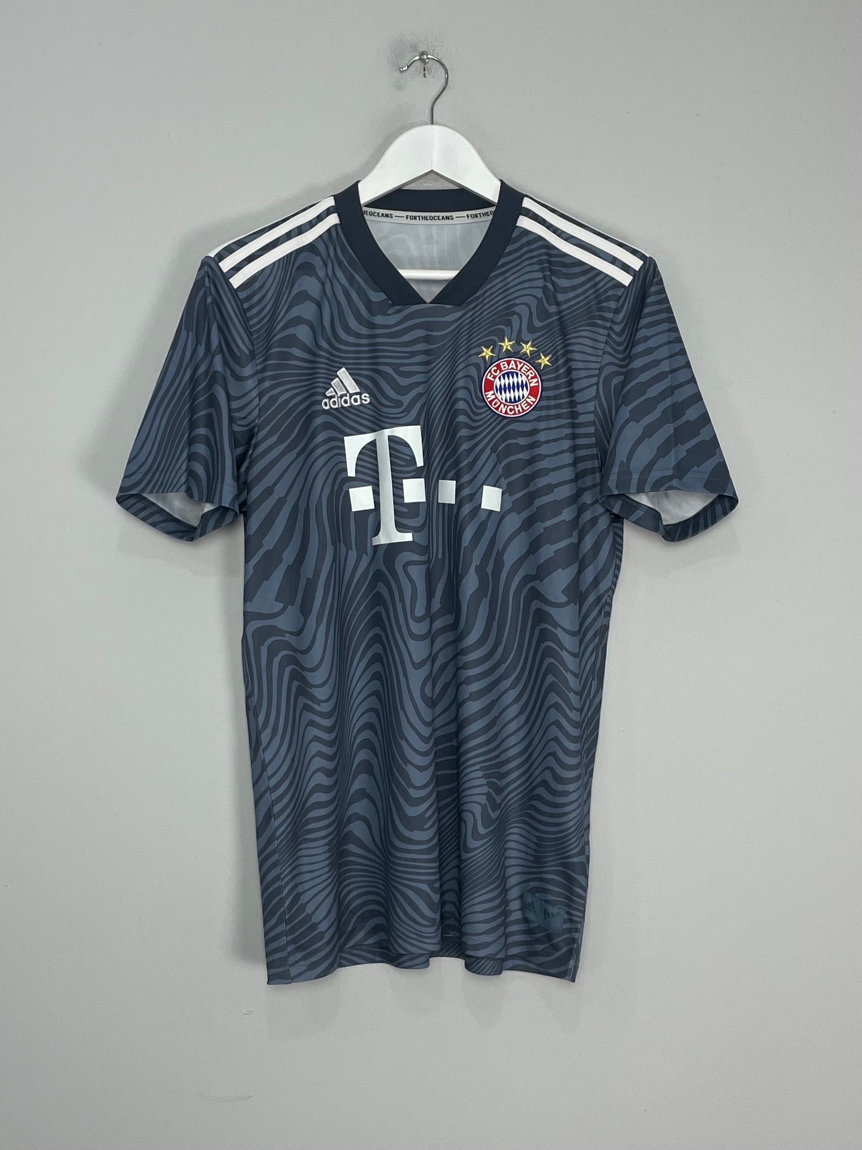 Shop 2018/19 BAYERN MUNICH *PROTOTYPE* SHIRT (M) ADIDAS, classic football shirts, vintage football shirts & retro soccer jerseys at Cult Kits