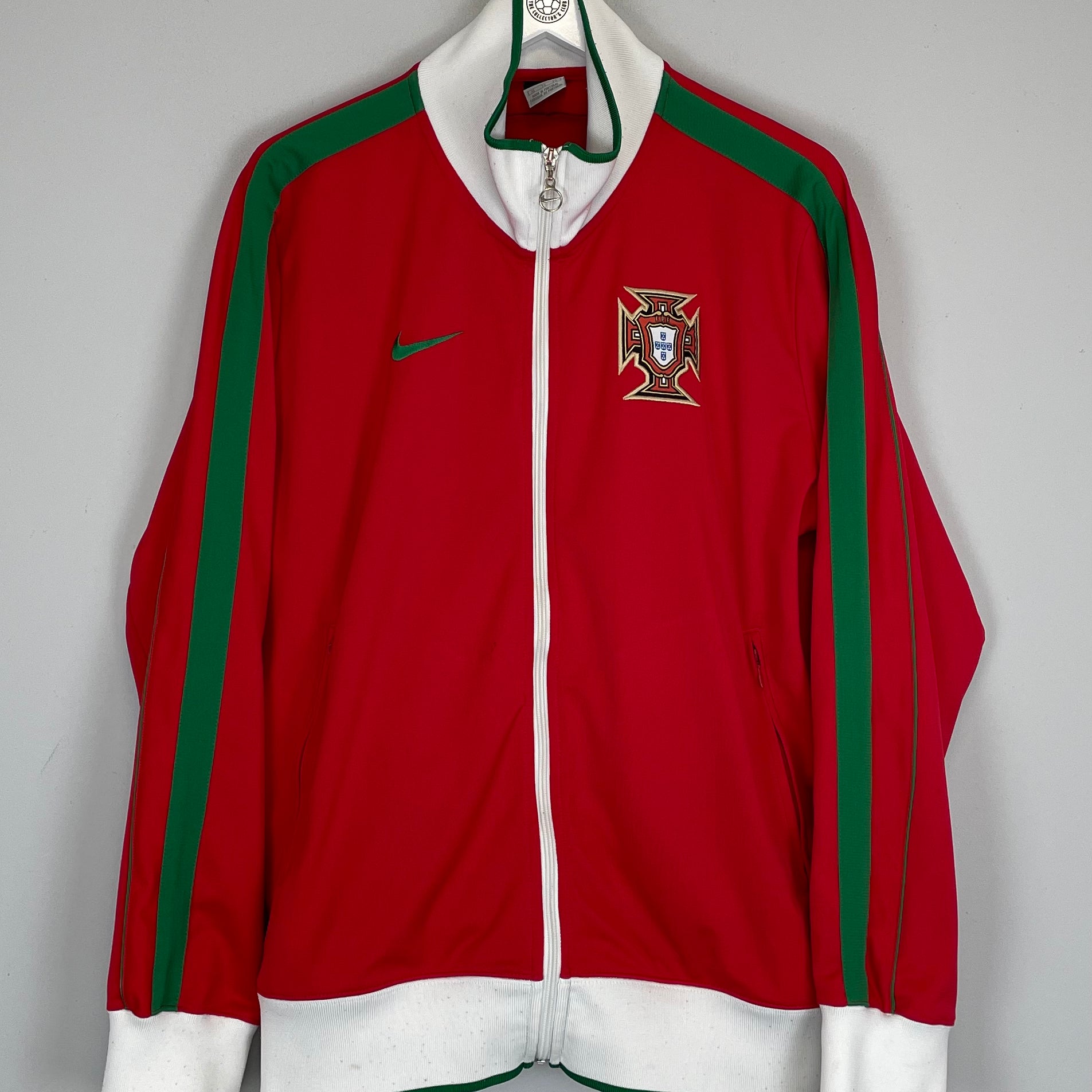 Shop 2010/11 PORTUGAL TRACK JACKET (XL) NIKE, classic football shirts, vintage football shirts & retro soccer jerseys at Cult Kits