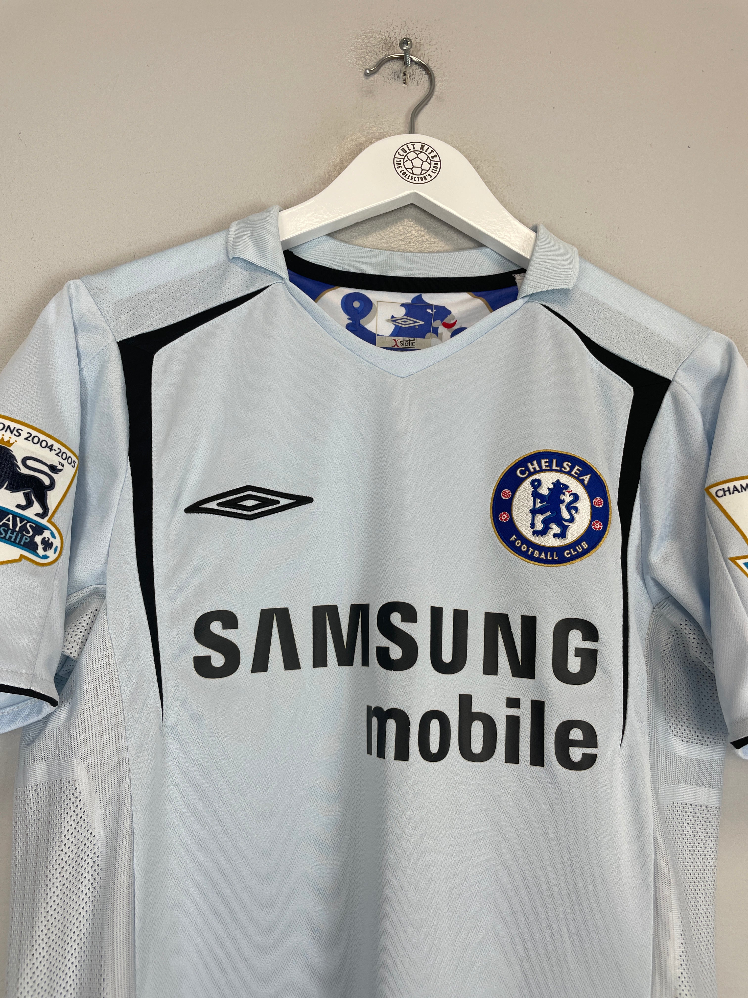 Shop 2005/06 CHELSEA LAMPARD #8 AWAY SHIRT (S) UMBRO, classic football shirts, vintage football shirts & retro soccer jerseys at Cult Kits