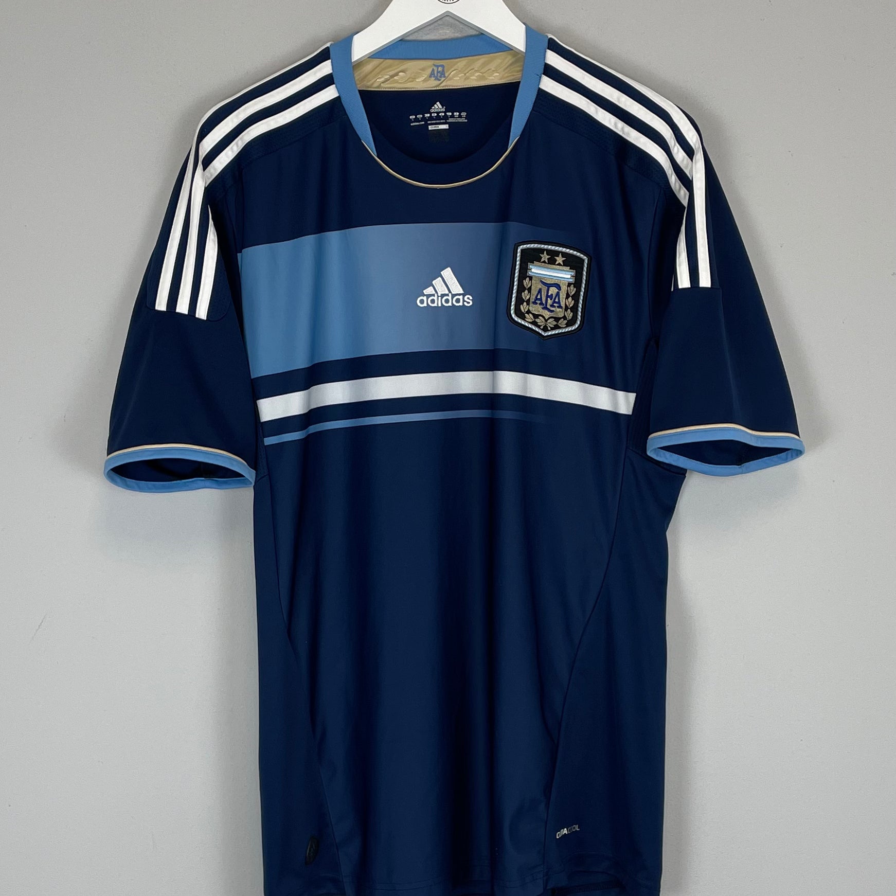 Shop 2011/13 ARGENTINA AWAY SHIRT (L) ADIDAS, classic football shirts, vintage football shirts & retro soccer jerseys at Cult Kits
