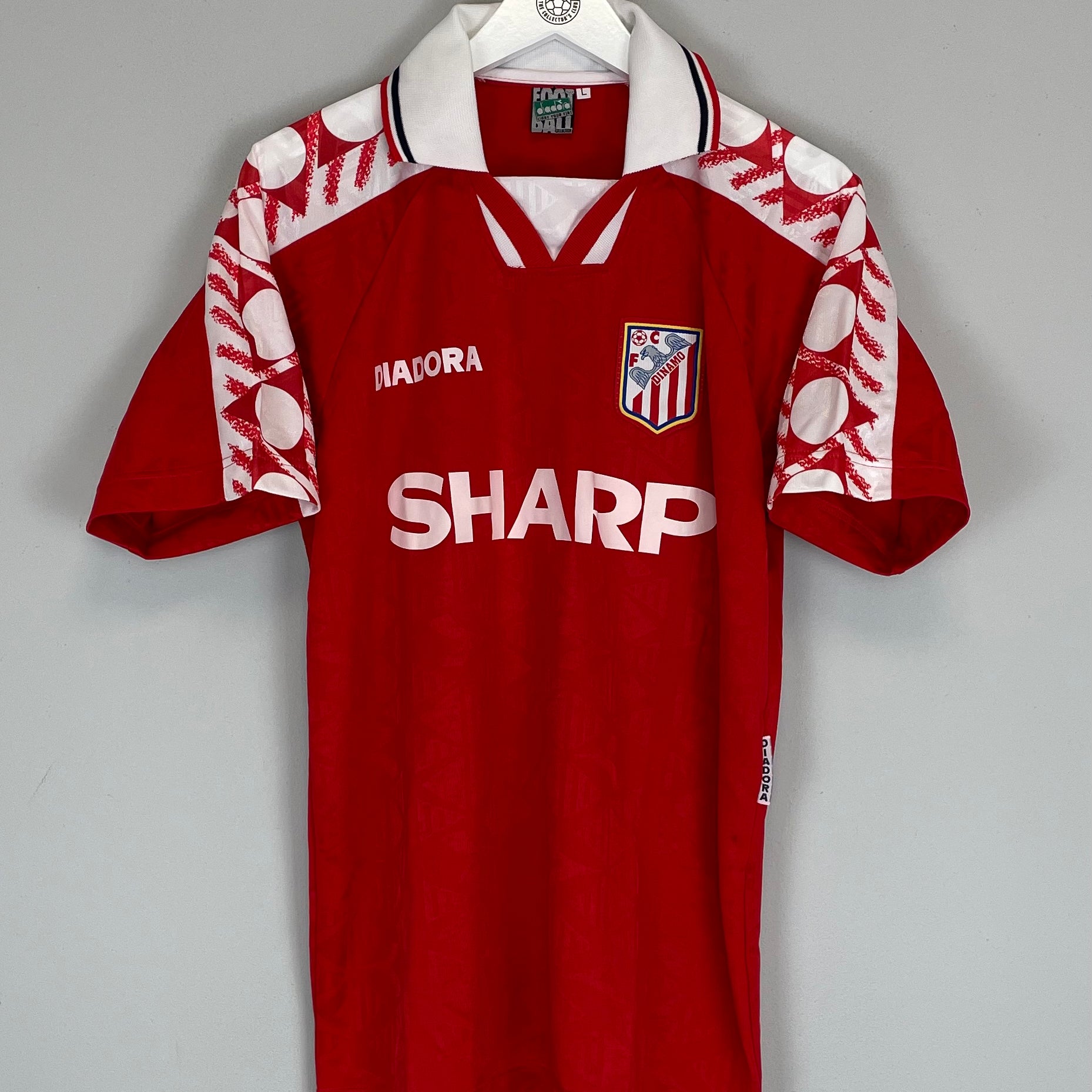 Shop 1995/98 FC DINAMO BUCURESTI *MINT* HOME SHIRT (L) DIADORA, classic football shirts, vintage football shirts & retro soccer jerseys at Cult Kits