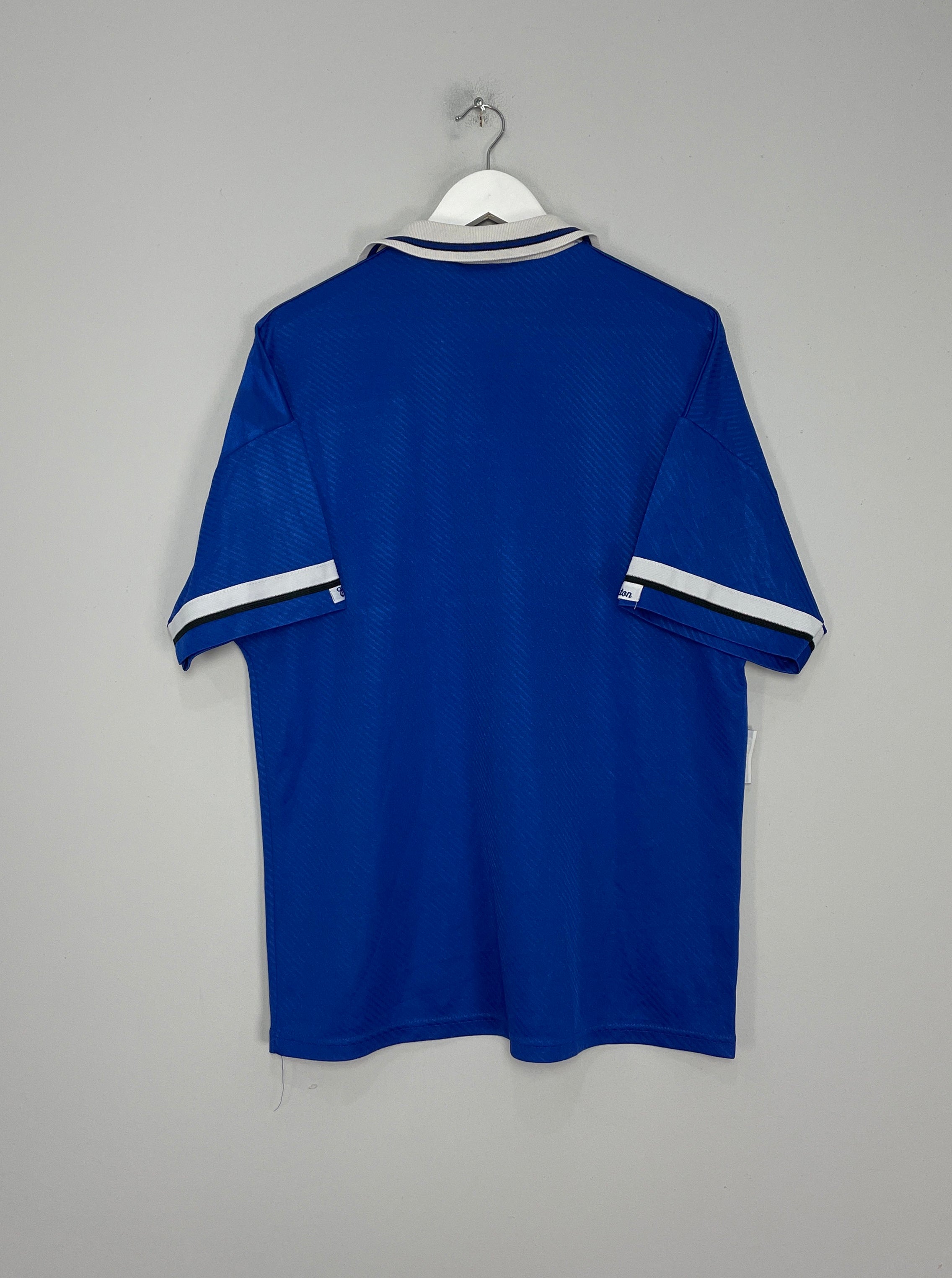 Shop 1993/95 EVERTON HOME SHIRT (L) UMBRO, classic football shirts, vintage football shirts & retro soccer jerseys at Cult Kits