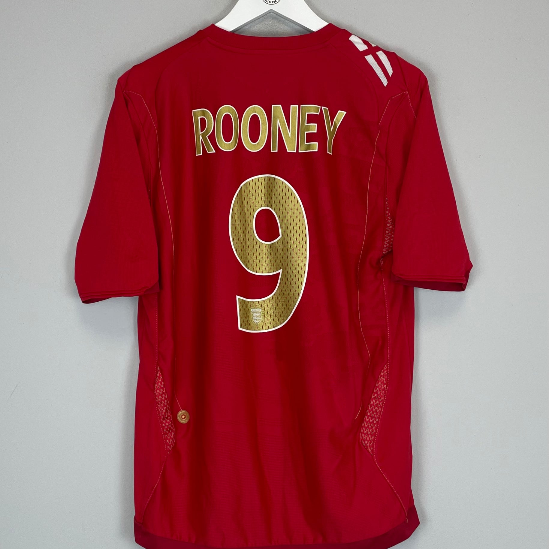 Shop 2006/08 ENGLAND ROONEY #9 AWAY SHIRT (M) UMBRO, classic football shirts, vintage football shirts & retro soccer jerseys at Cult Kits