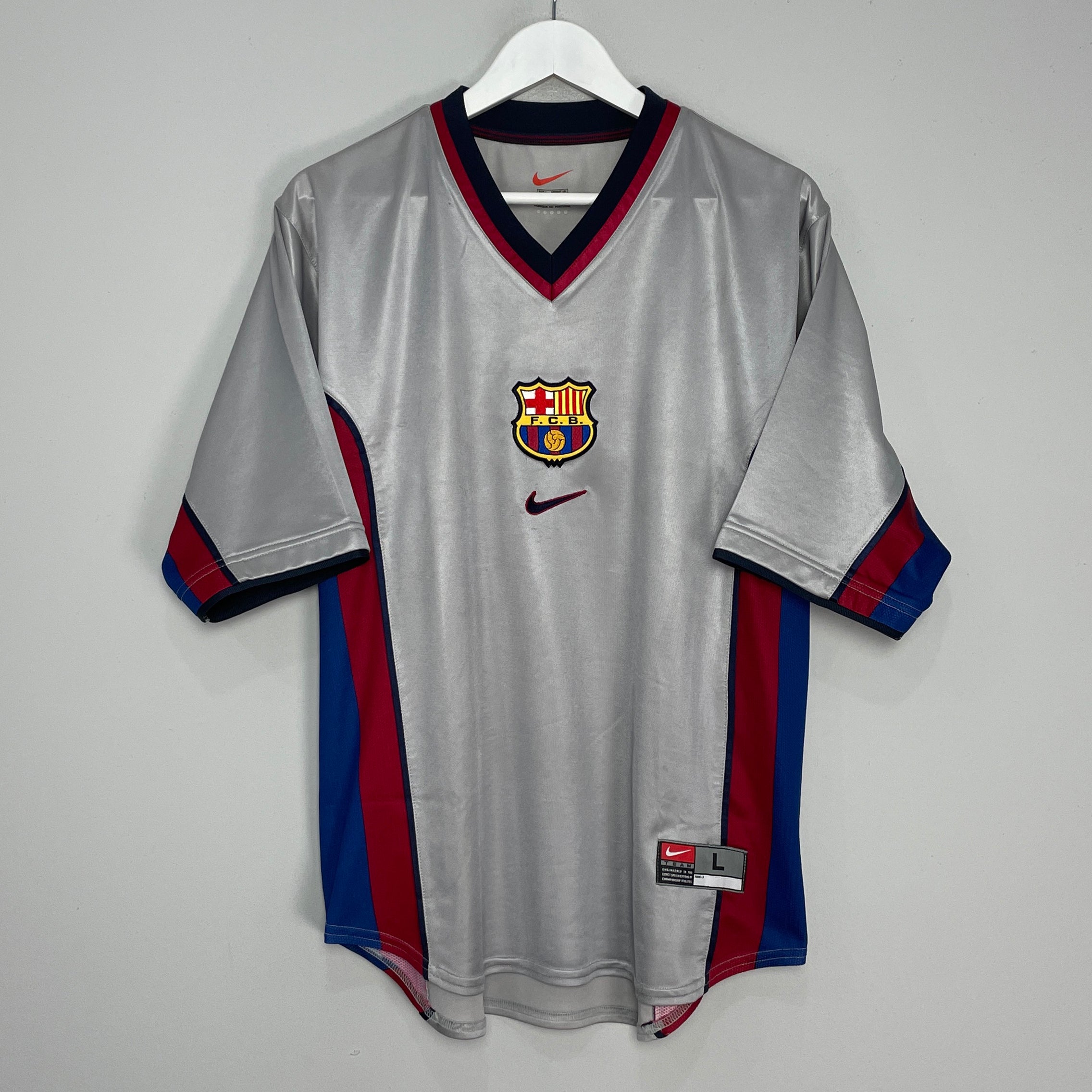 Shop 1998/01 BARCELONA AWAY SHIRT (L) NIKE, classic football shirts, vintage football shirts & retro soccer jerseys at Cult Kits