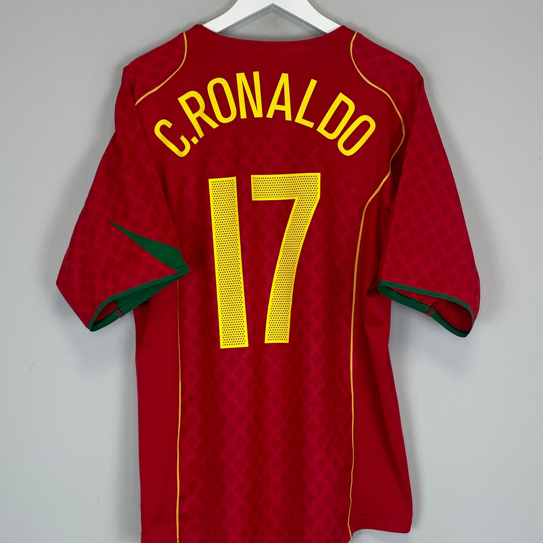 Shop 2004/06 PORTUGAL C.RONALDO #17 HOME SHIRT (XL) NIKE, classic football shirts, vintage football shirts & retro soccer jerseys at Cult Kits