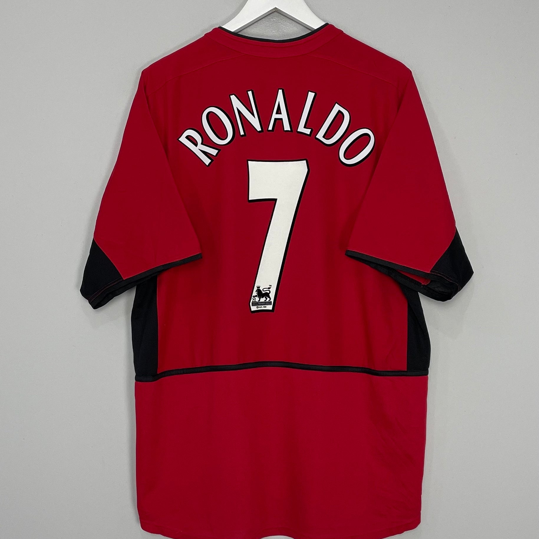 Shop 2002/04 MANCHESTER UNITED RONALDO #7 HOME SHIRT (XL) NIKE, classic football shirts, vintage football shirts & retro soccer jerseys at Cult Kits
