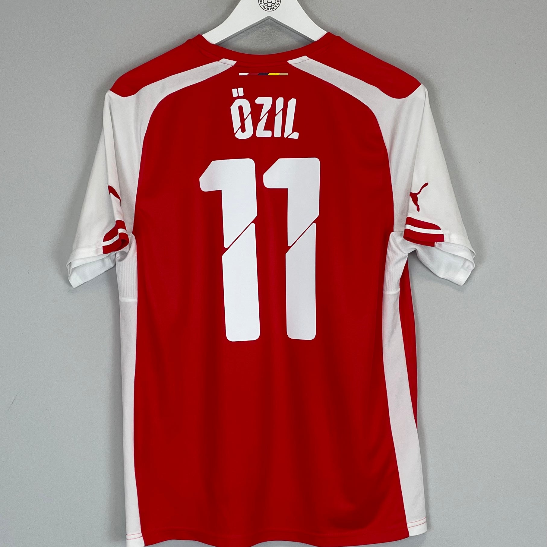 Shop 2014/15 ARSENAL OZIL #11 HOME SHIRT (M) PUMA, classic football shirts, vintage football shirts & retro soccer jerseys at Cult Kits