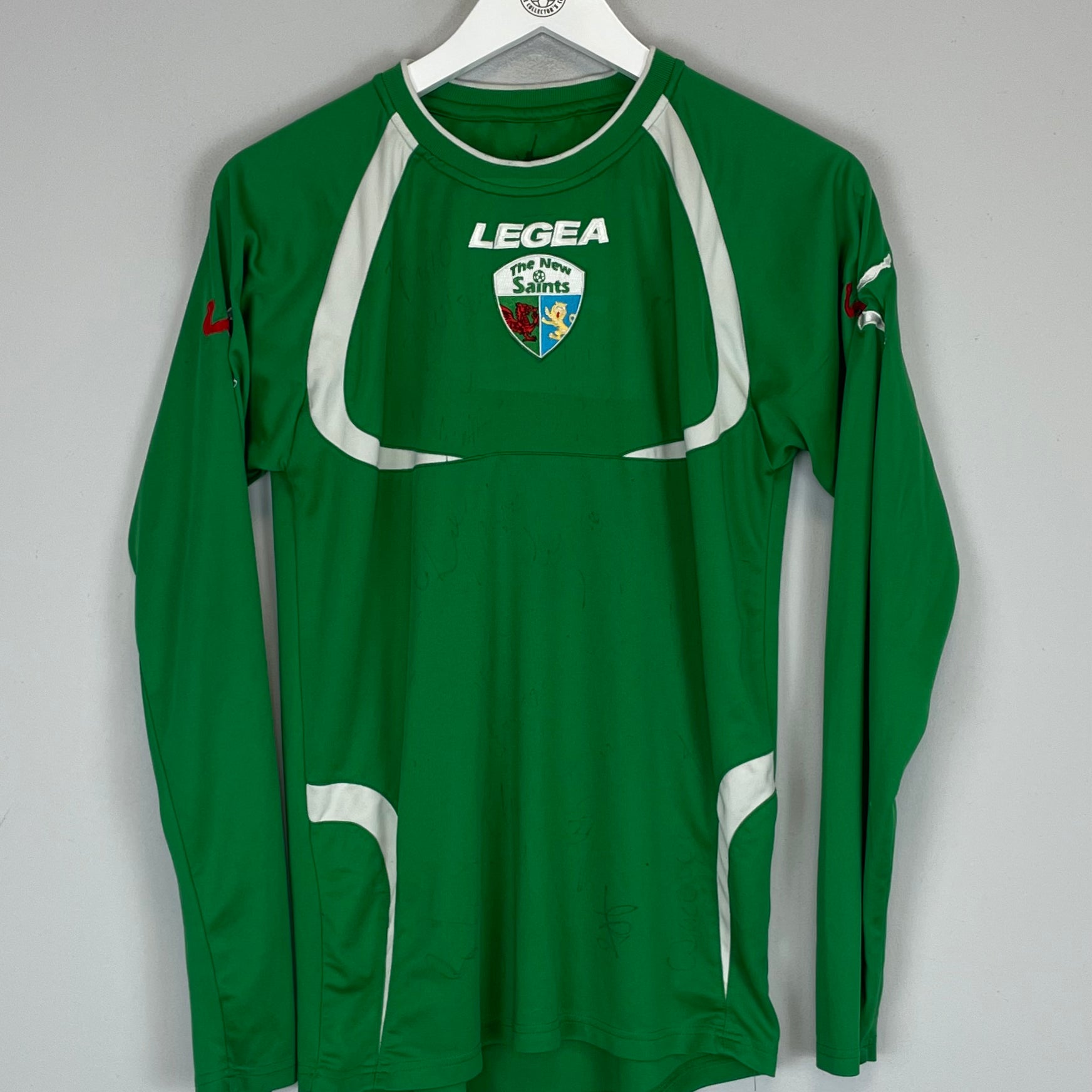 Shop 2005/06 THE NEW SAINTS *SQUAD SIGNED* L/S HOME SHIRT (M) LEGEA, classic football shirts, vintage football shirts & retro soccer jerseys at Cult Kits
