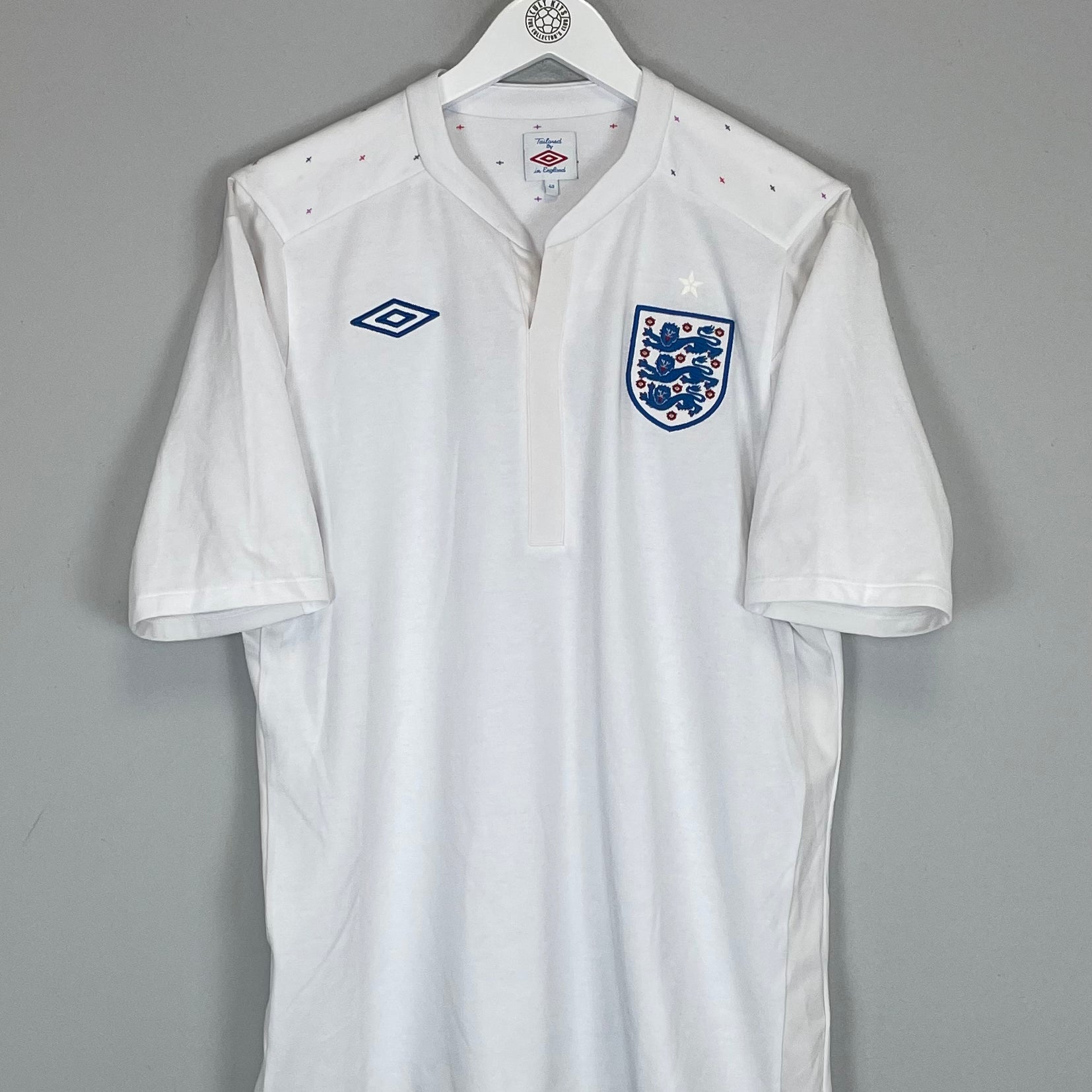 Shop 2010/11 ENGLAND HOME SHIRT (L) UMBRO, classic football shirts, vintage football shirts & retro soccer jerseys at Cult Kits