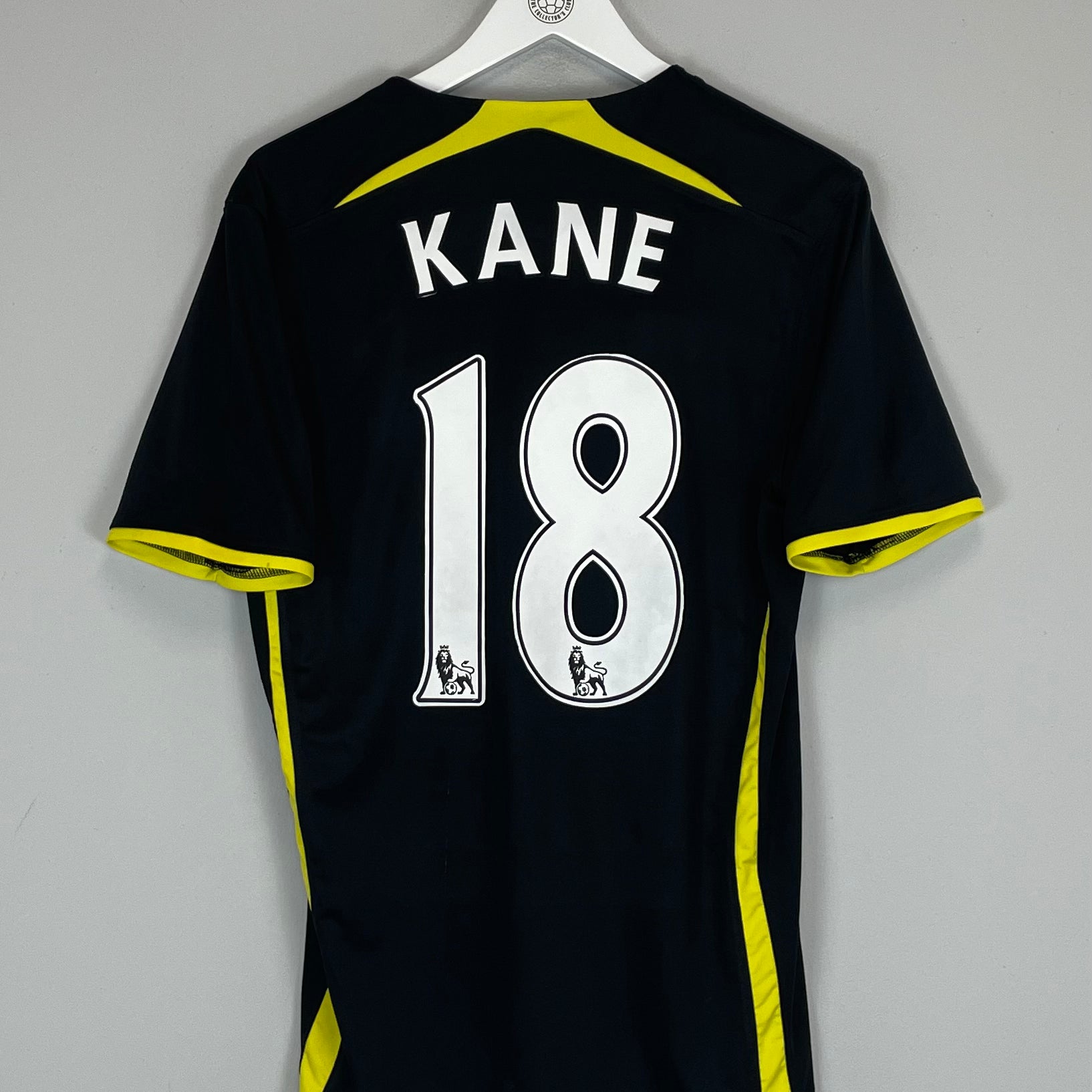 Shop 2014/15 TOTTENHAM KANE #18 AWAY SHIRT (M) UNDER ARMOUR, classic football shirts, vintage football shirts & retro soccer jerseys at Cult Kits