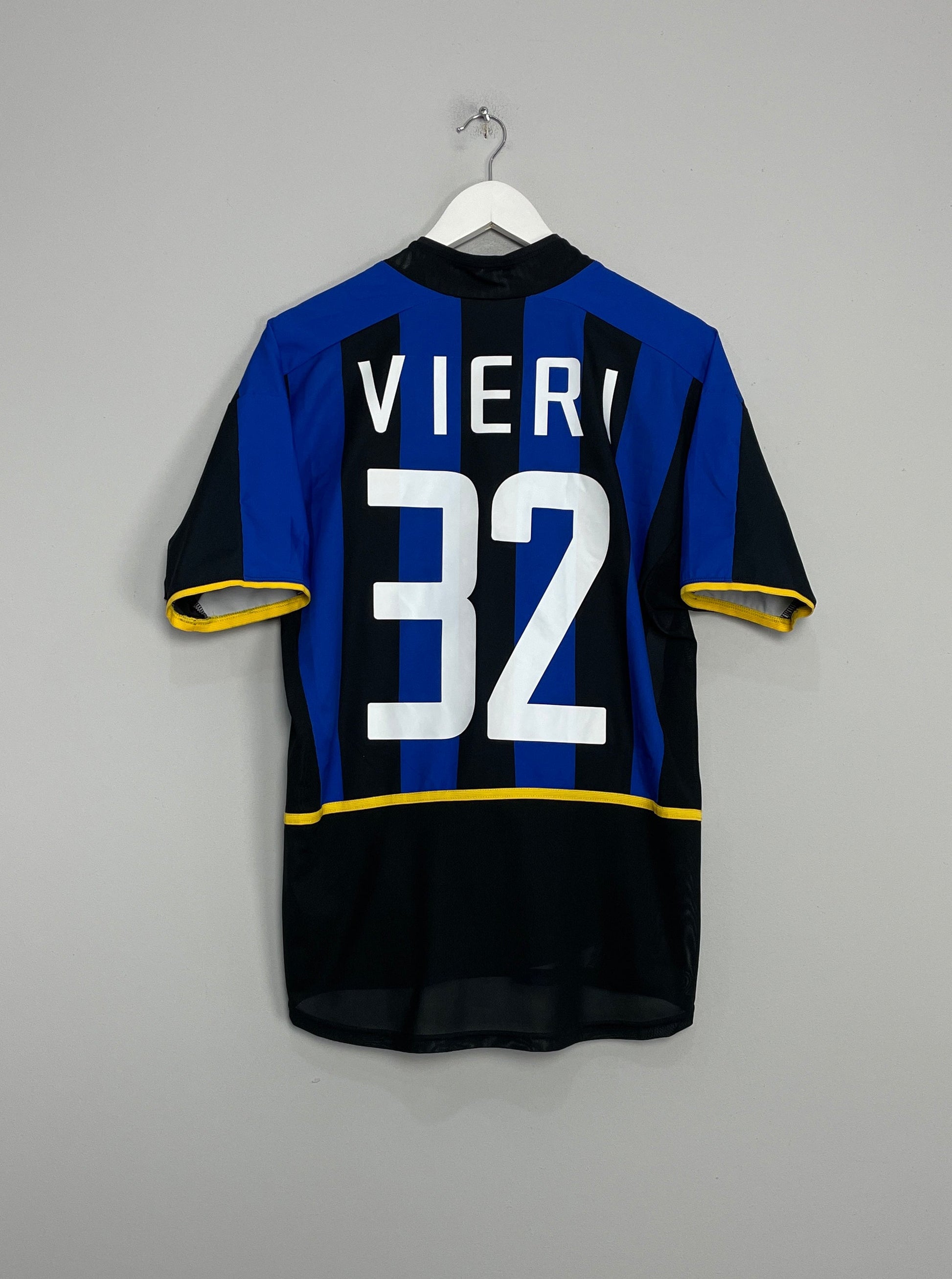 Image of the Inter Milan Vieri shirt from the 2002/3 season