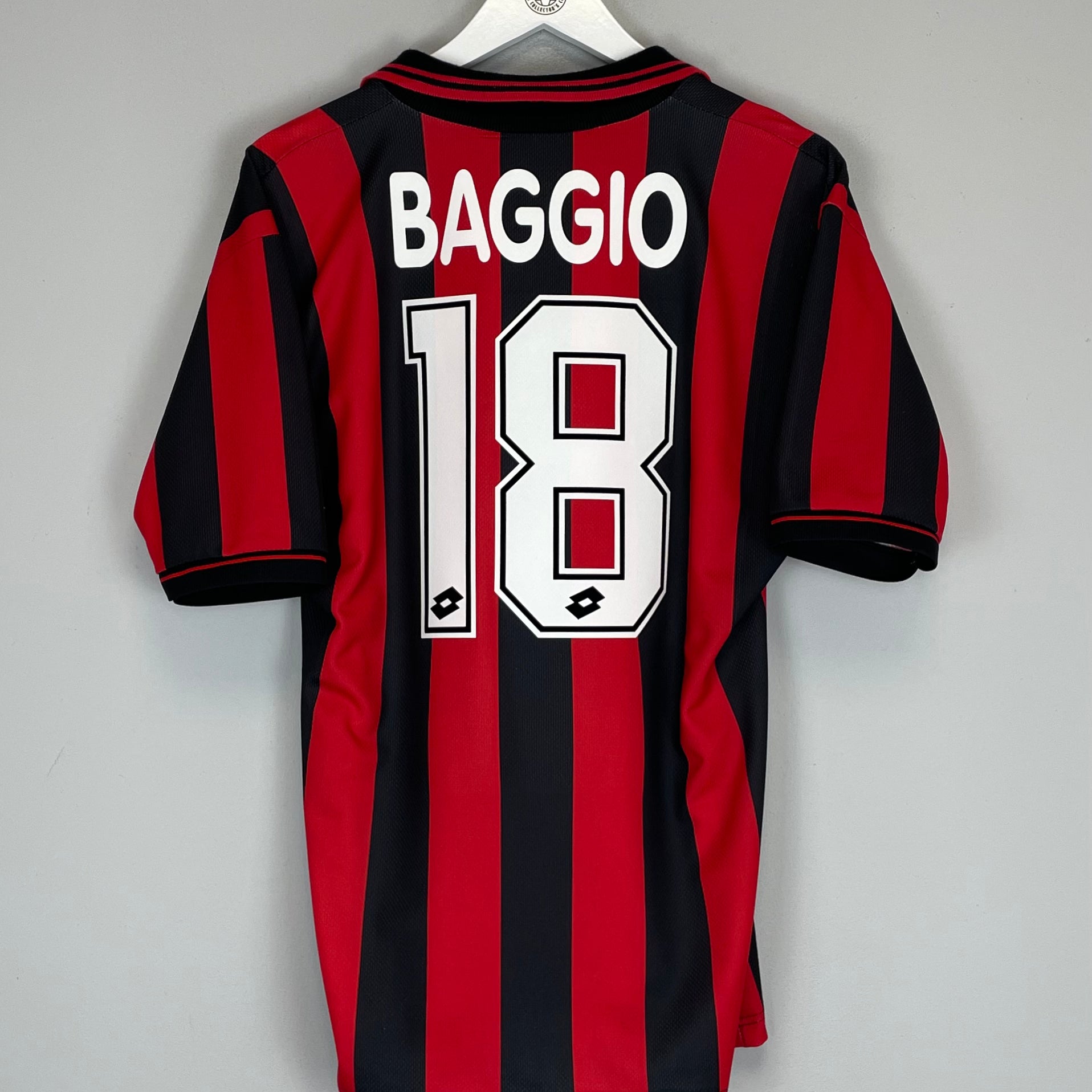 Shop 1997/98 AC MILAN BAGGIO #18 HOME SHIRT (M) LOTTO BASIC, classic football shirts, vintage football shirts & retro soccer jerseys at Cult Kits
