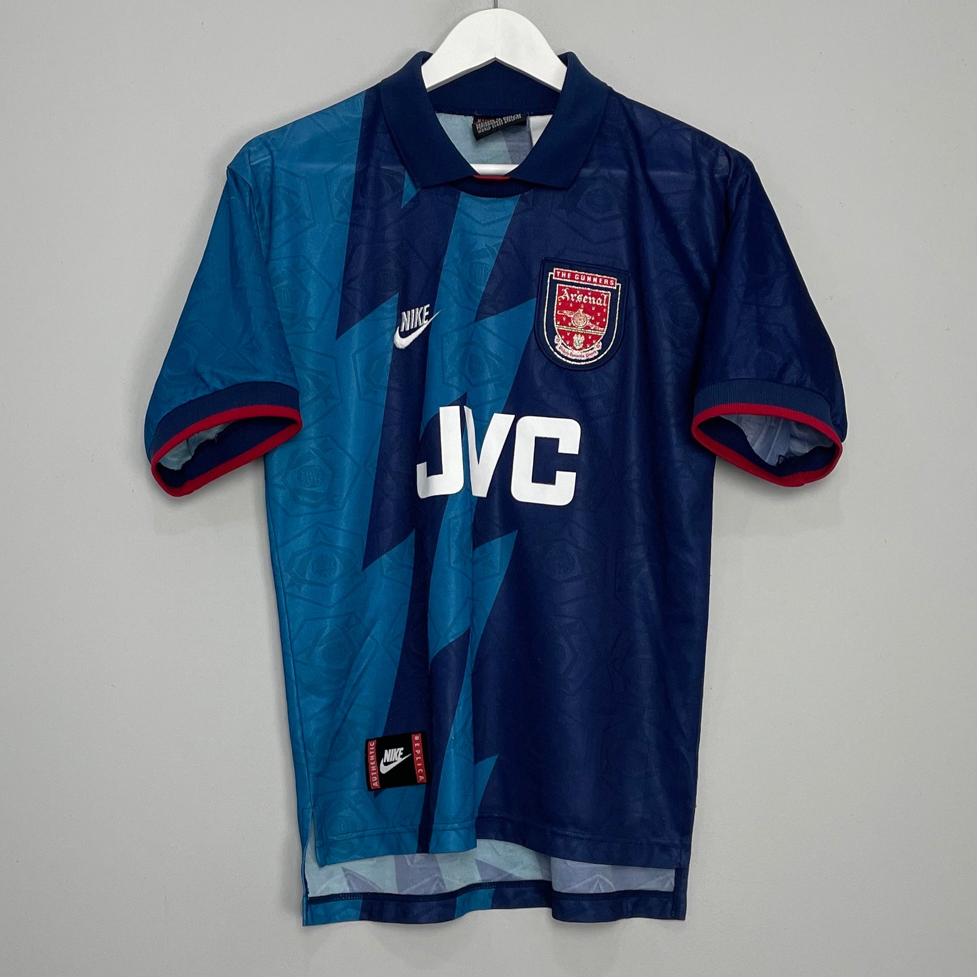 Shop 1995/96 ARSENAL AWAY SHIRT (S) NIKE, classic football shirts, vintage football shirts & retro soccer jerseys at Cult Kits