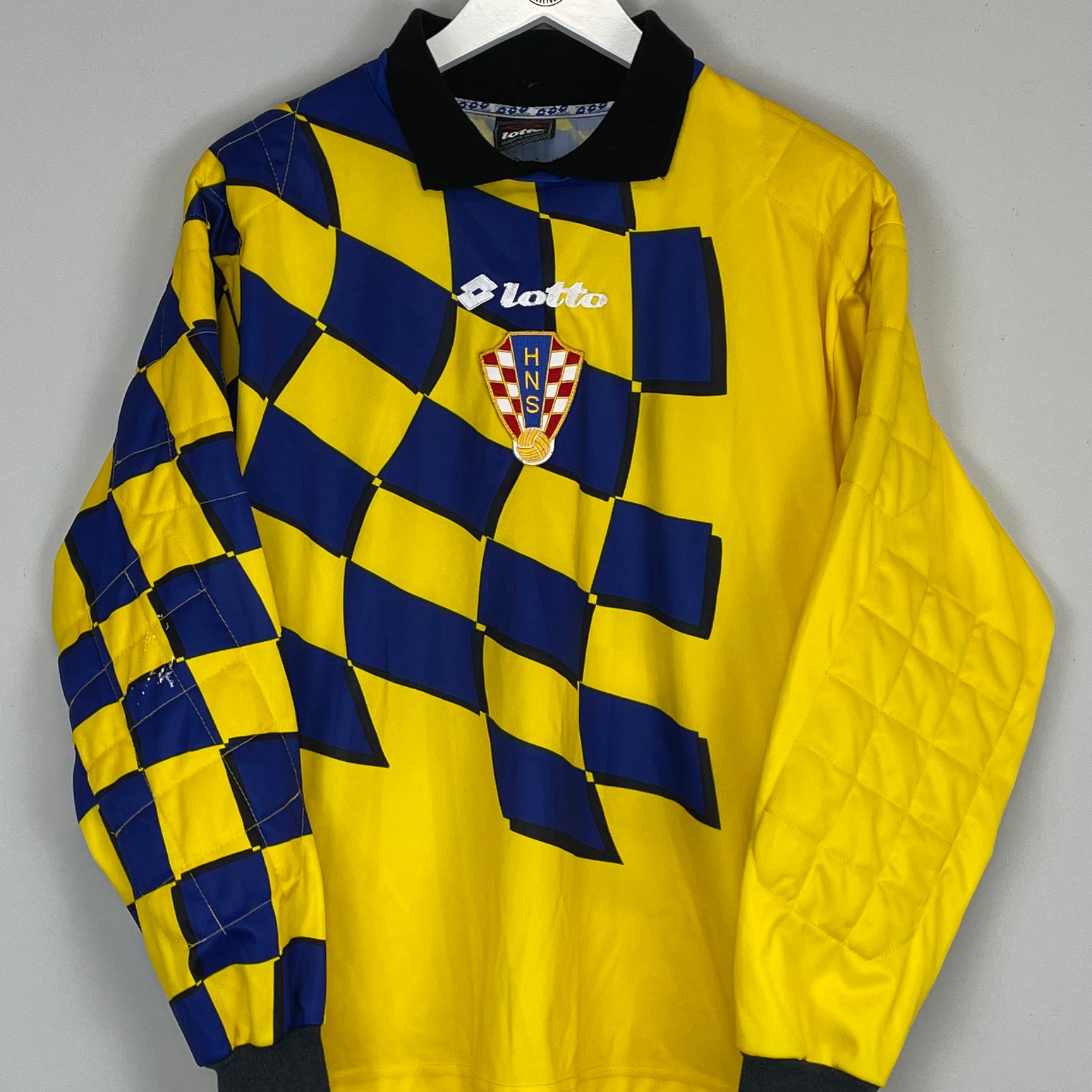 Shop 1998/00 CROATIA GK SHIRT (M) LOTTO, classic football shirts, vintage football shirts & retro soccer jerseys at Cult Kits