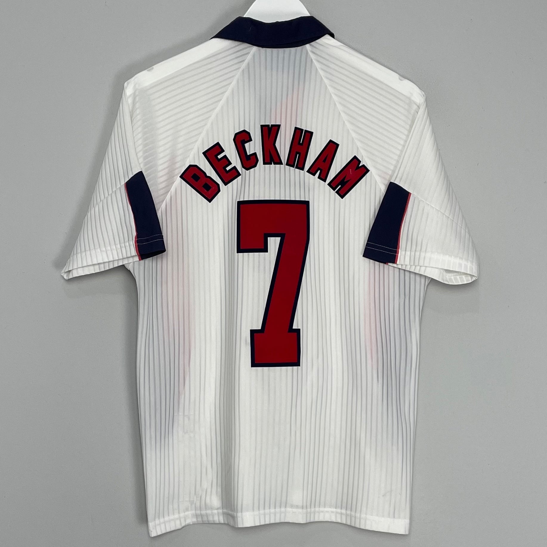 Shop 1997/99 ENGLAND BECKHAM #7 HOME SHIRT (M) UMBRO, classic football shirts, vintage football shirts & retro soccer jerseys at Cult Kits