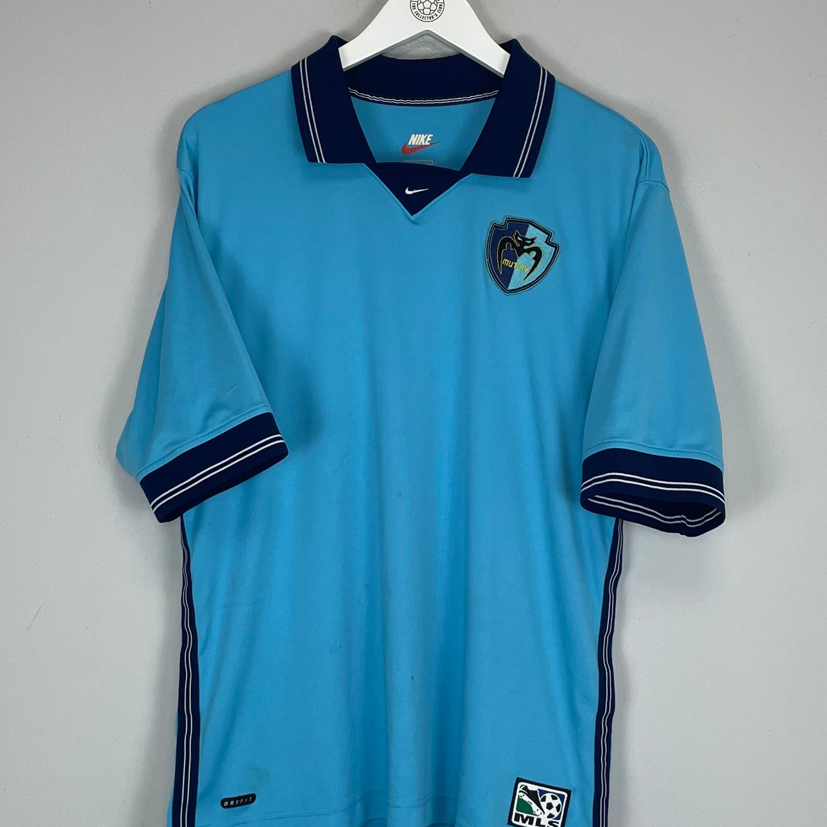 Shop 2000/01 MUTINY TAMPA BAY TRAINING SHIRT (L) NIKE, classic football shirts, vintage football shirts & retro soccer jerseys at Cult Kits