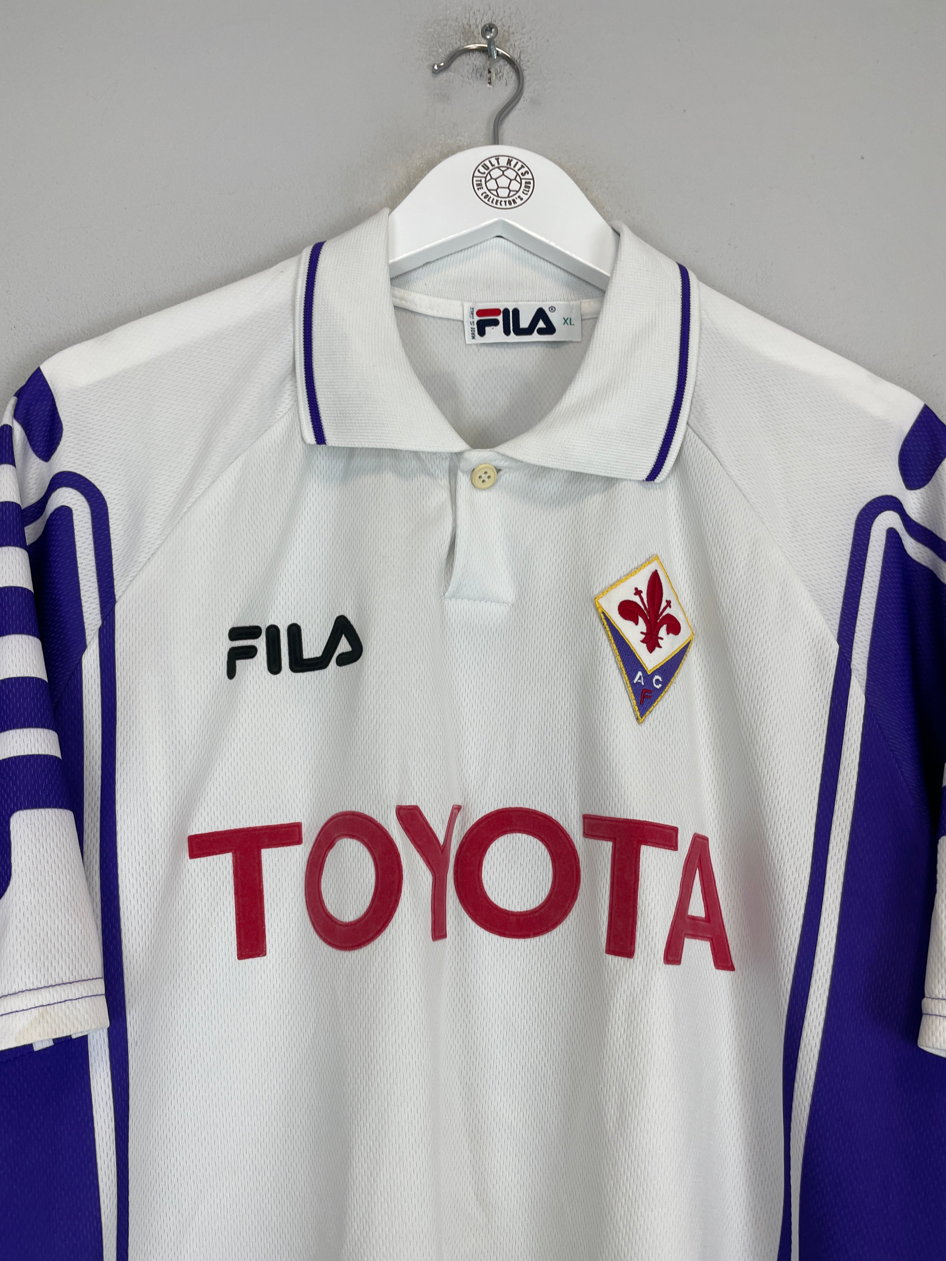 Shop 1999/00 FIORENTINA BATISTUTA #9 AWAY SHIRT (XL) FILA, classic football shirts, vintage football shirts & retro soccer jerseys at Cult Kits