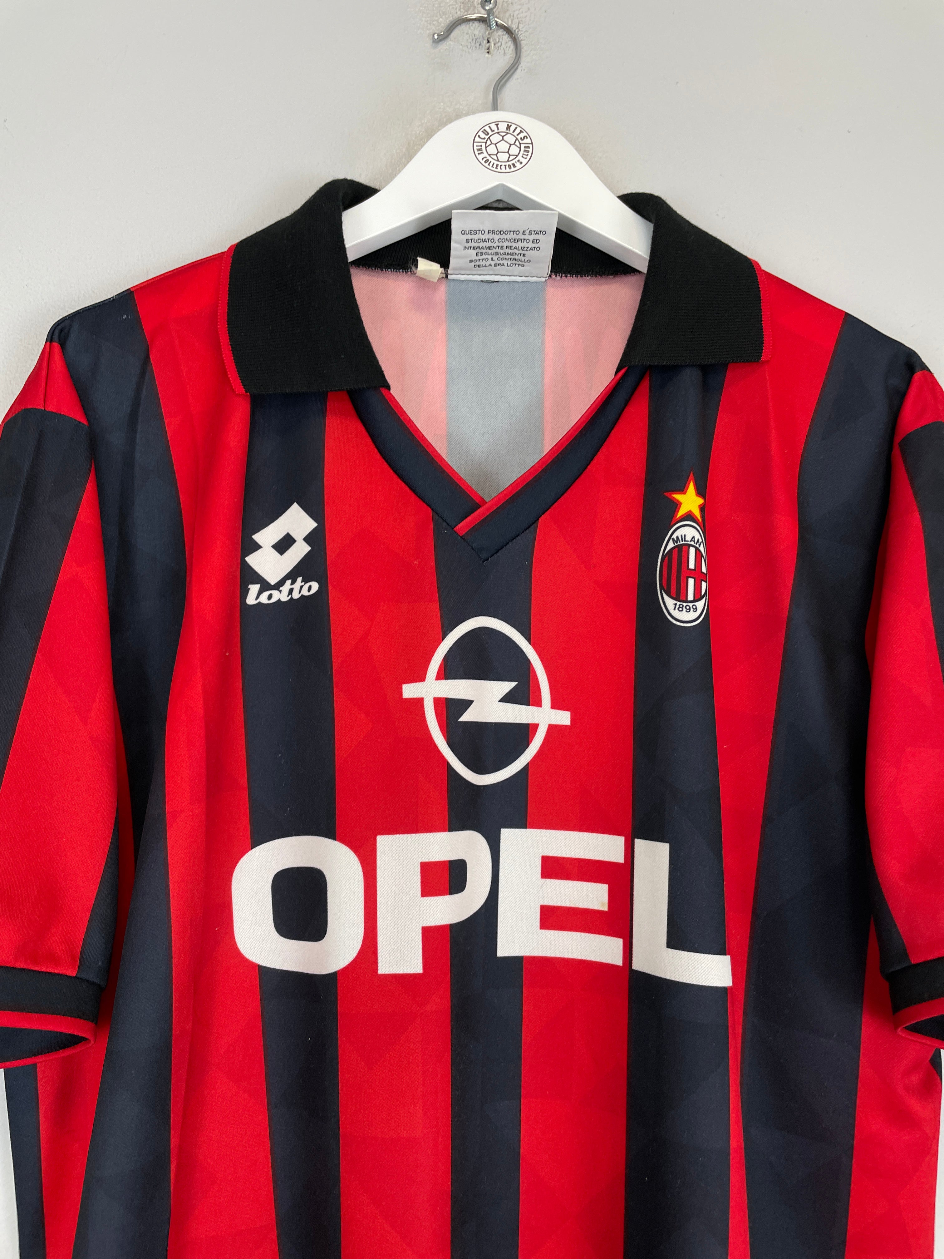 Shop 1995/96 AC MILAN WEAH #9 HOME SHIRT (XL) LOTTO, classic football shirts, vintage football shirts & retro soccer jerseys at Cult Kits