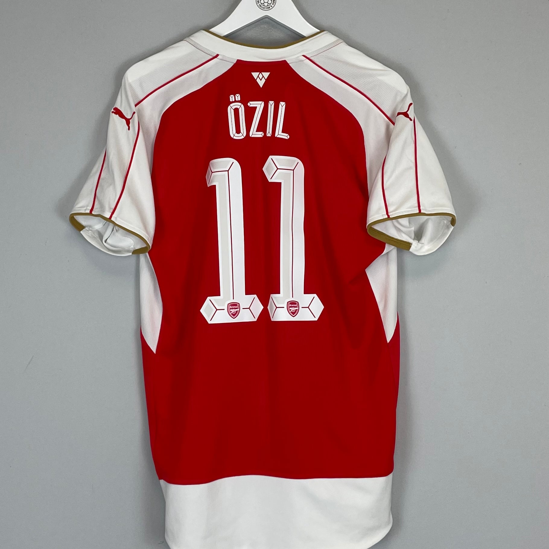 Shop 2015/16 ARSENAL OZIL #11 HOME SHIRT (L) PUMA, classic football shirts, vintage football shirts & retro soccer jerseys at Cult Kits