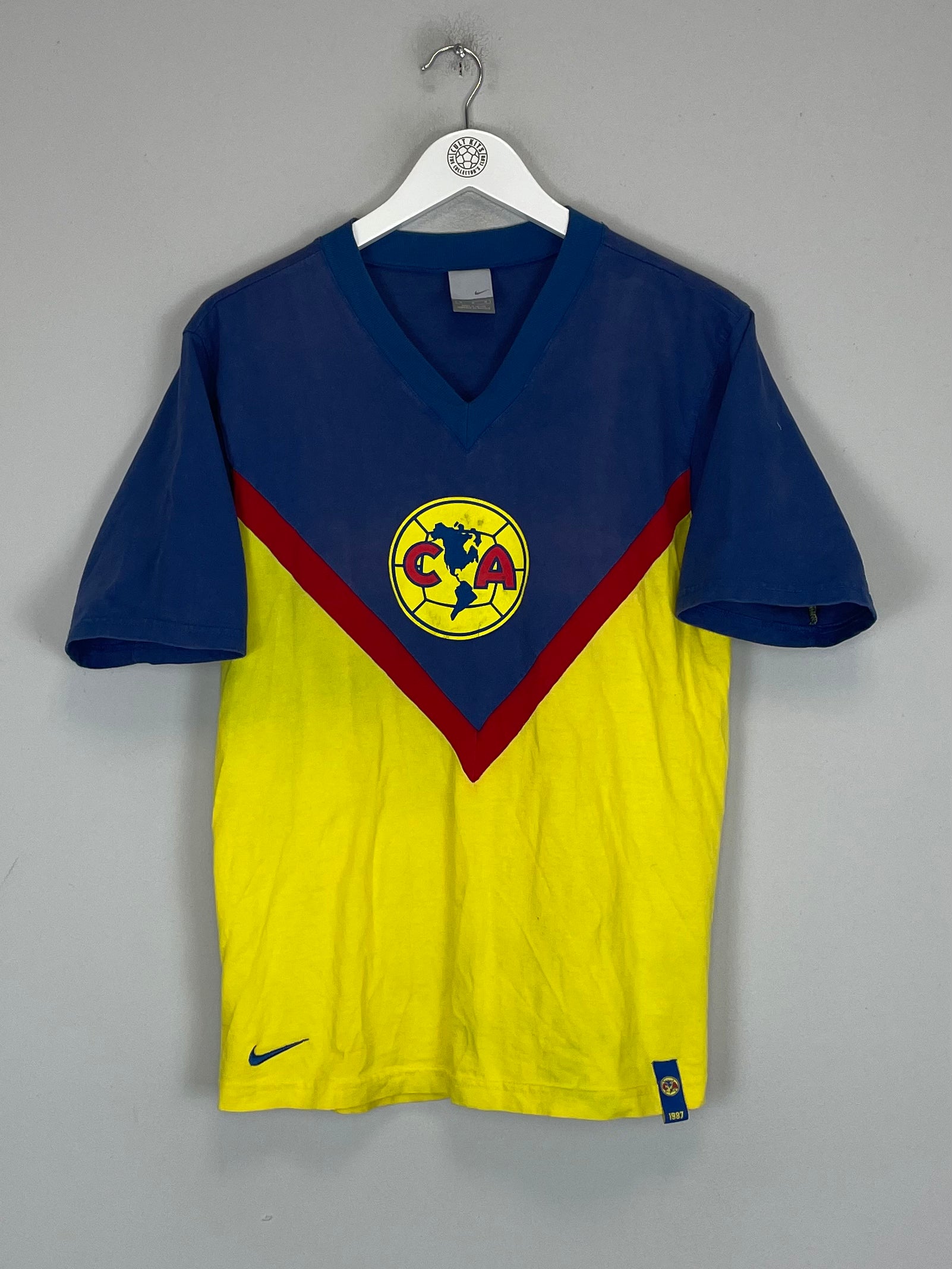 Shop 2011/12 CLUB AMERICA T-SHIRT (M) NIKE, classic football shirts, vintage football shirts & retro soccer jerseys at Cult Kits