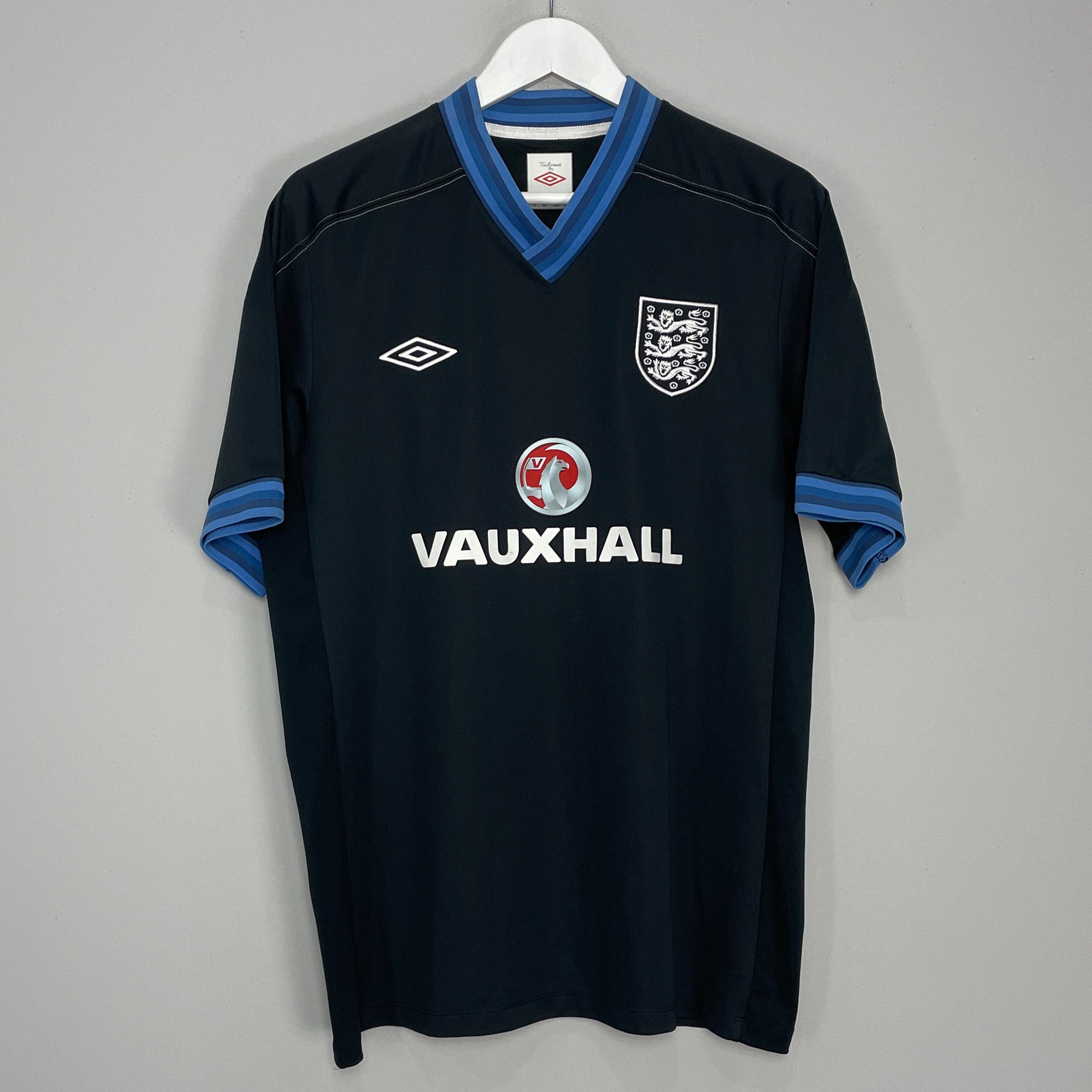 Shop 2011/12 ENGLAND TRAINING SHIRT (XL) UMBRO, classic football shirts, vintage football shirts & retro soccer jerseys at Cult Kits