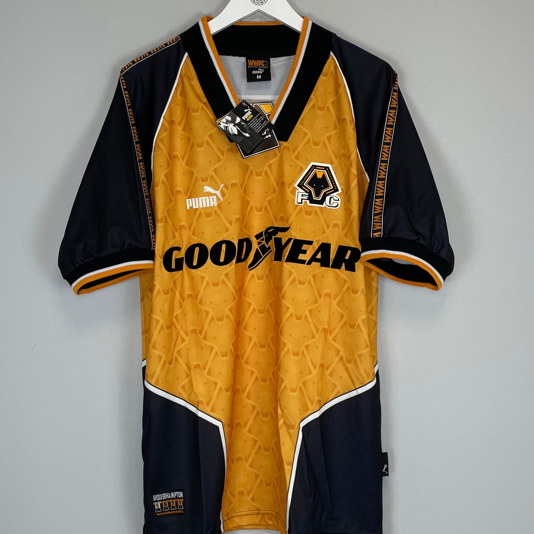 Shop 1996/98 WOLVES *BNWT* HOME SHIRT (M) PUMA, classic football shirts, vintage football shirts & retro soccer jerseys at Cult Kits